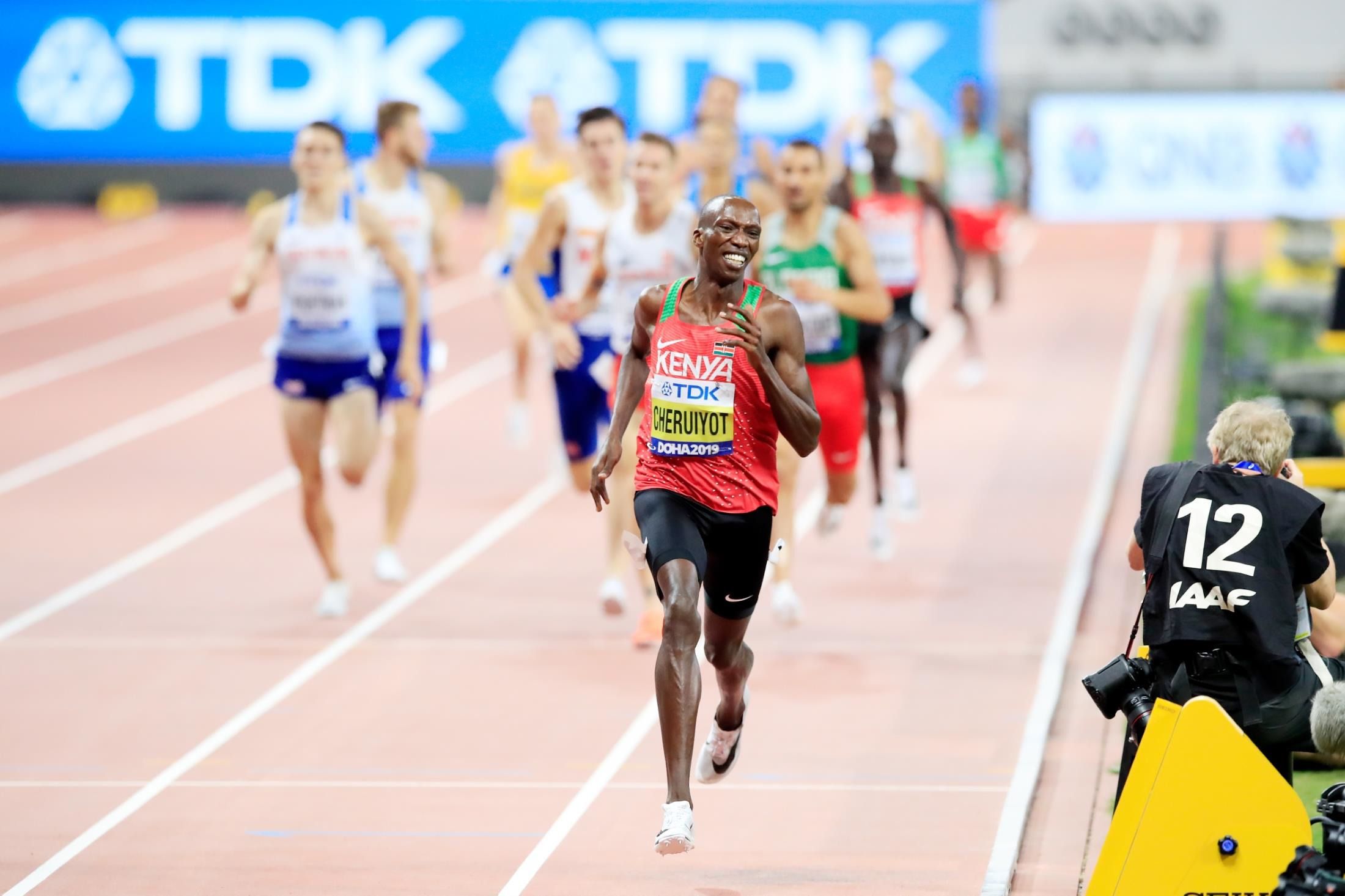 Timothy Cheruiyot storms to the 1500m title at the IAAF World Championships Doha 2019
