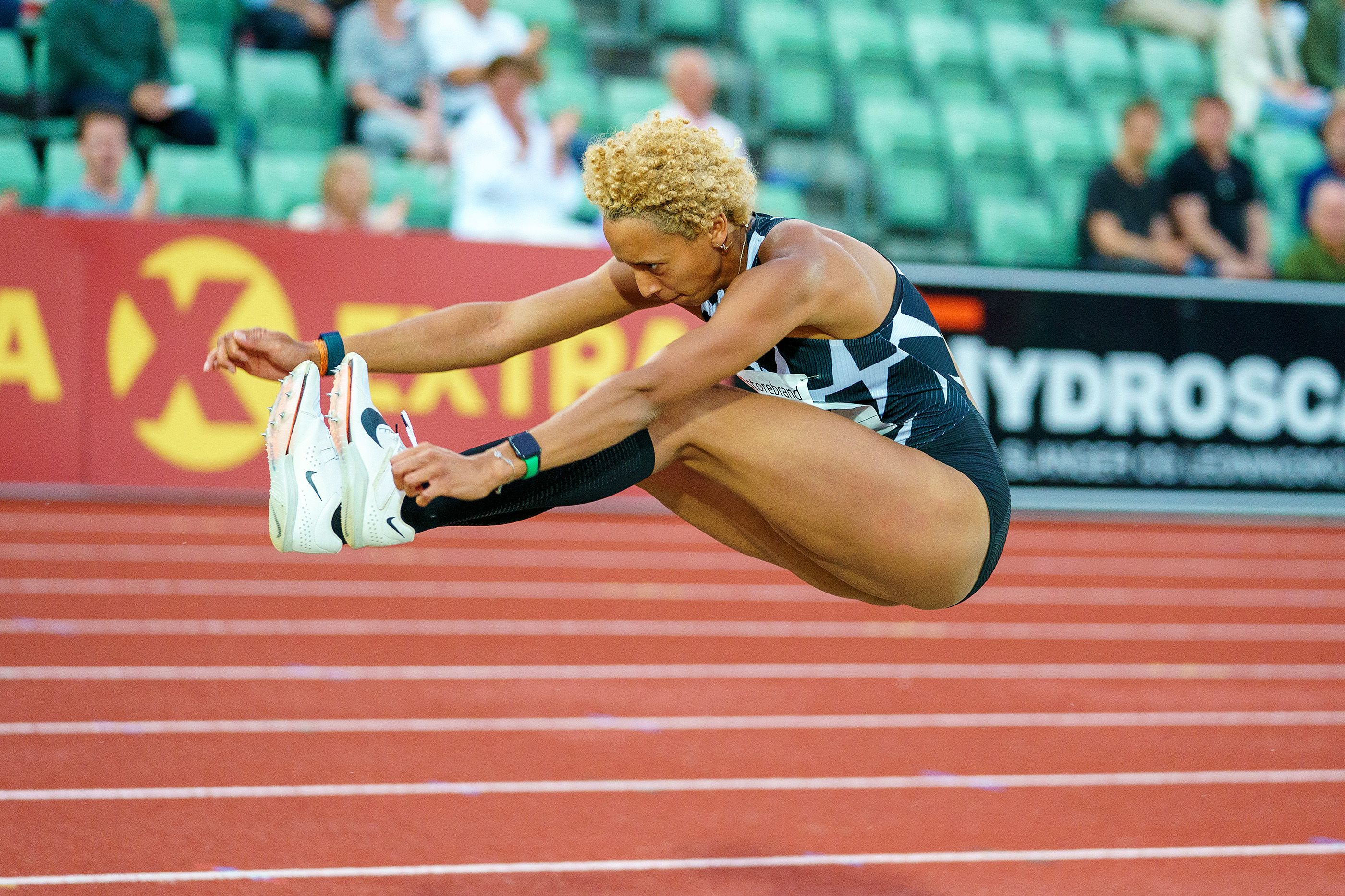 Warholm breaks world 400m hurdles record with 46.70 in Oslo 