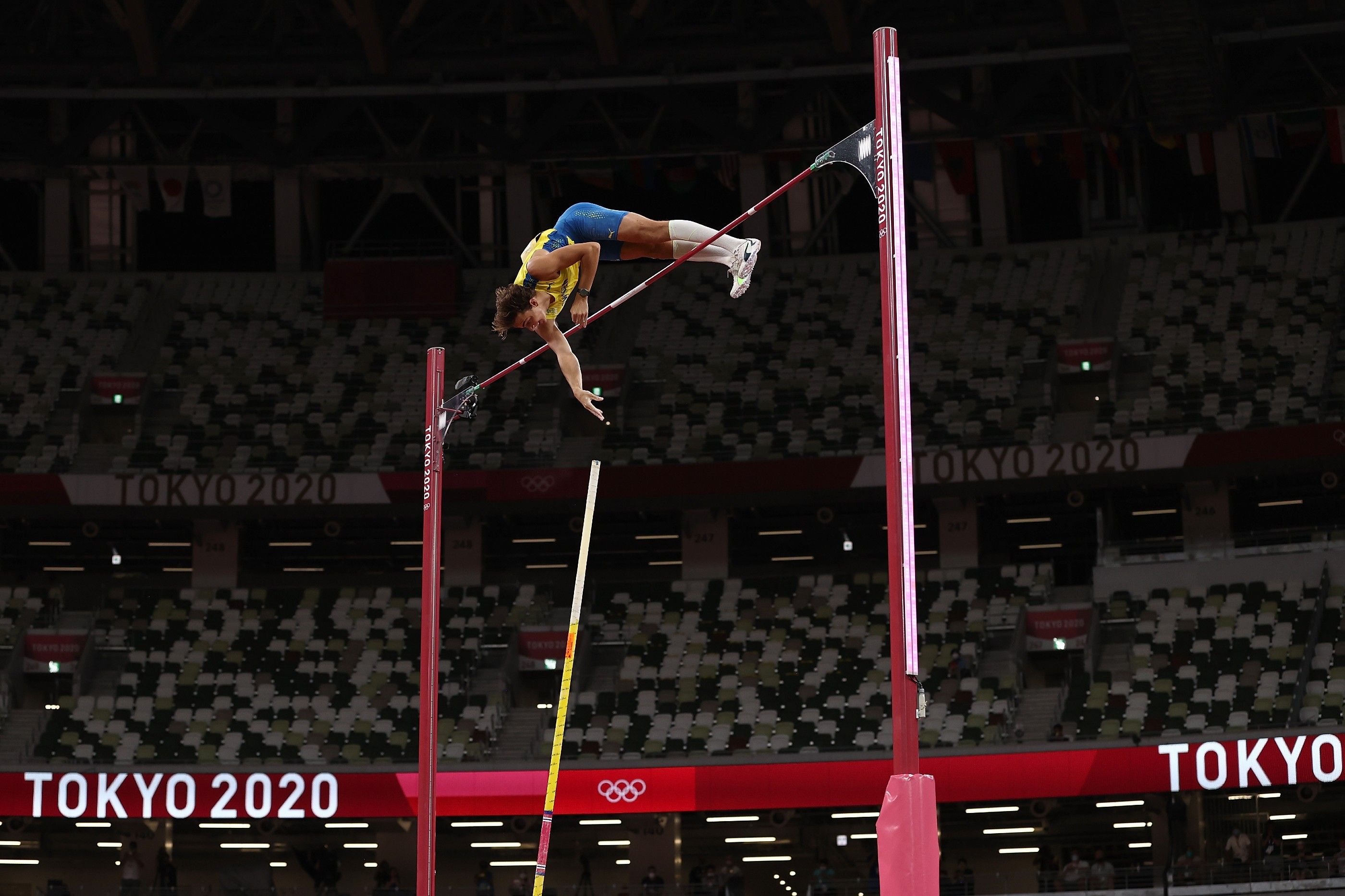 Mondo Duplantis in the Olympic pole vault final in Tokyo