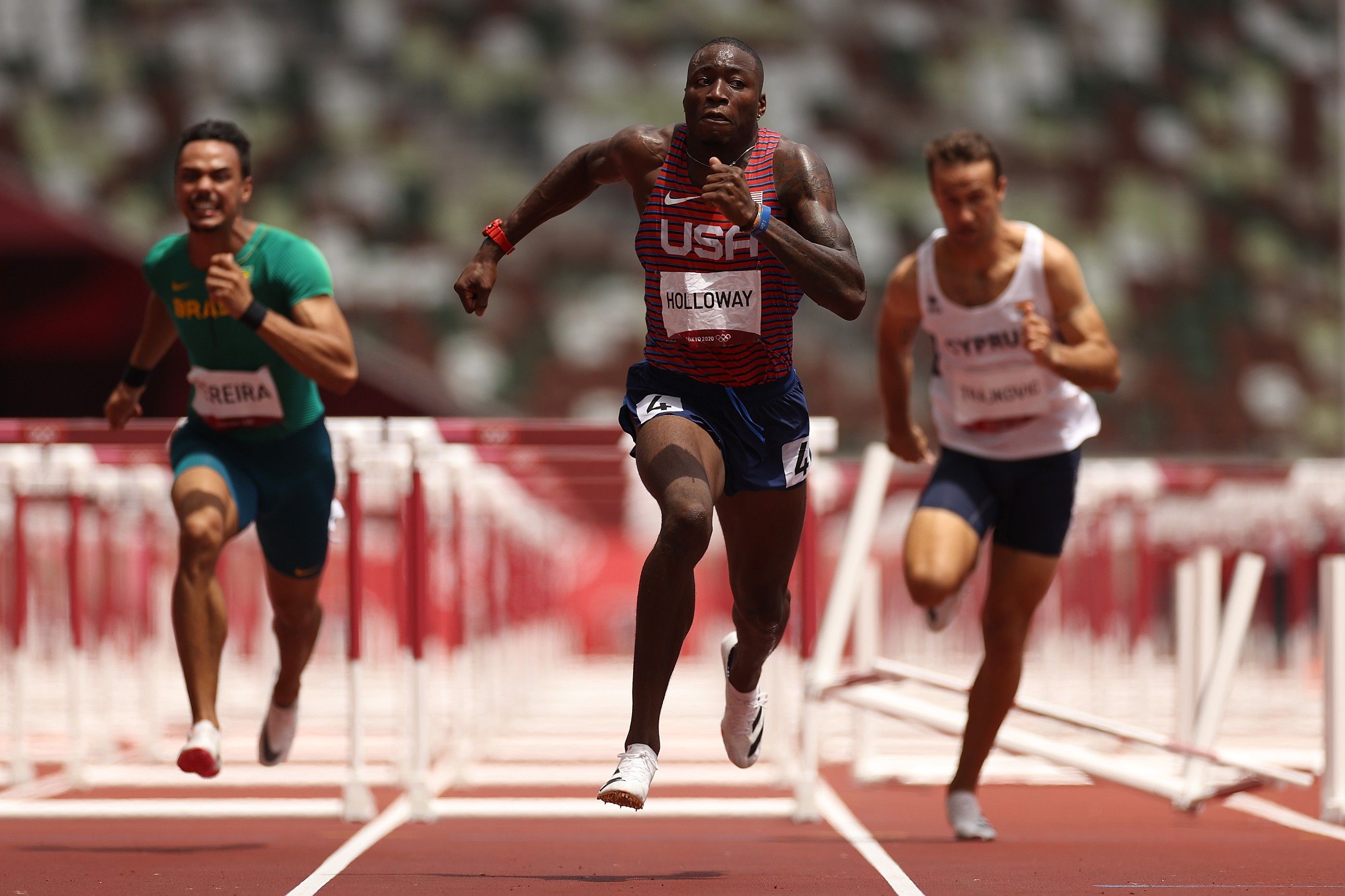 Grant Holloway wins his 110m hurdles semifinal at the Olympic in Tokyo