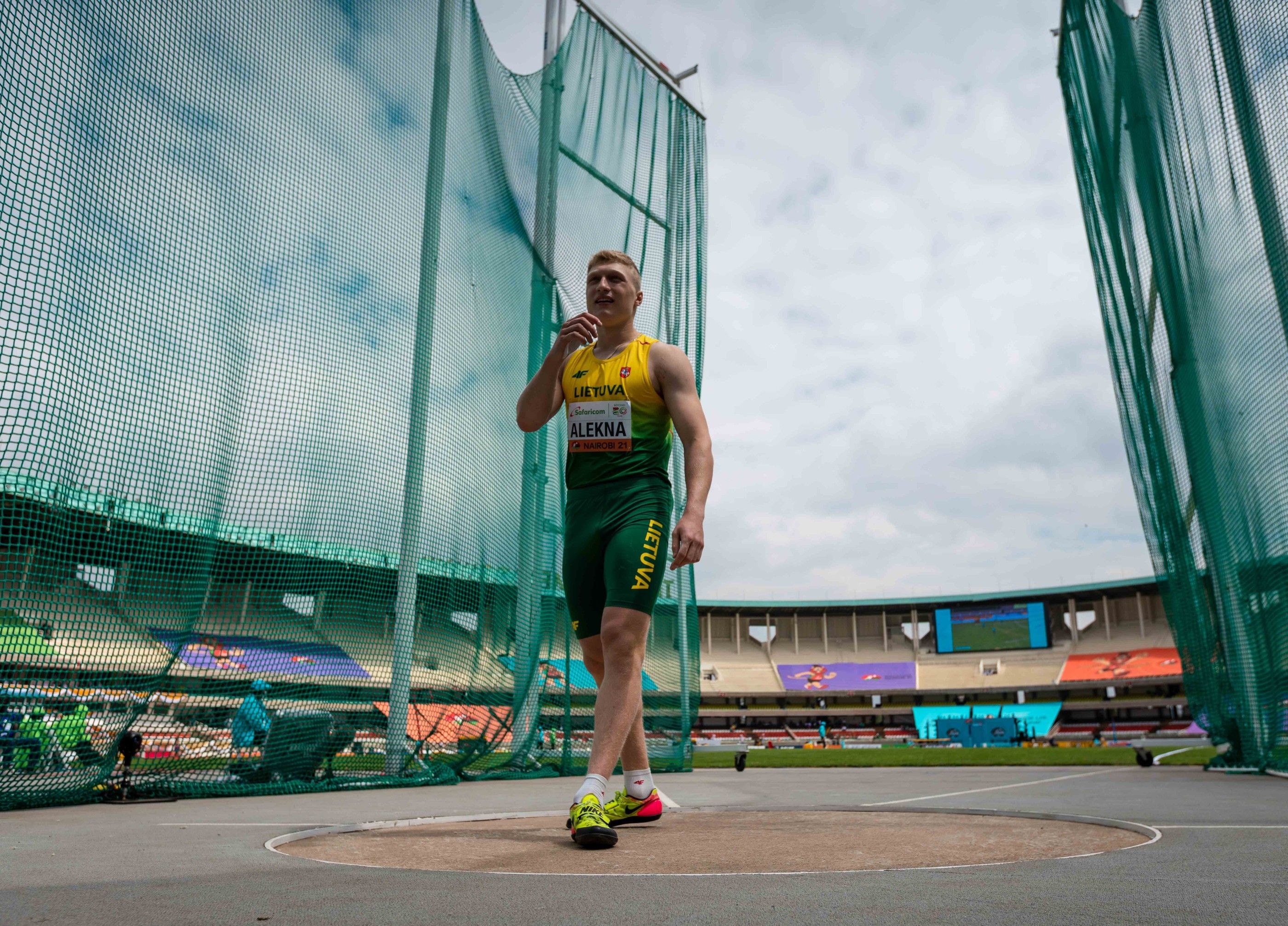 Mykolas Alekna wins the world U20 discus title in Nairobi