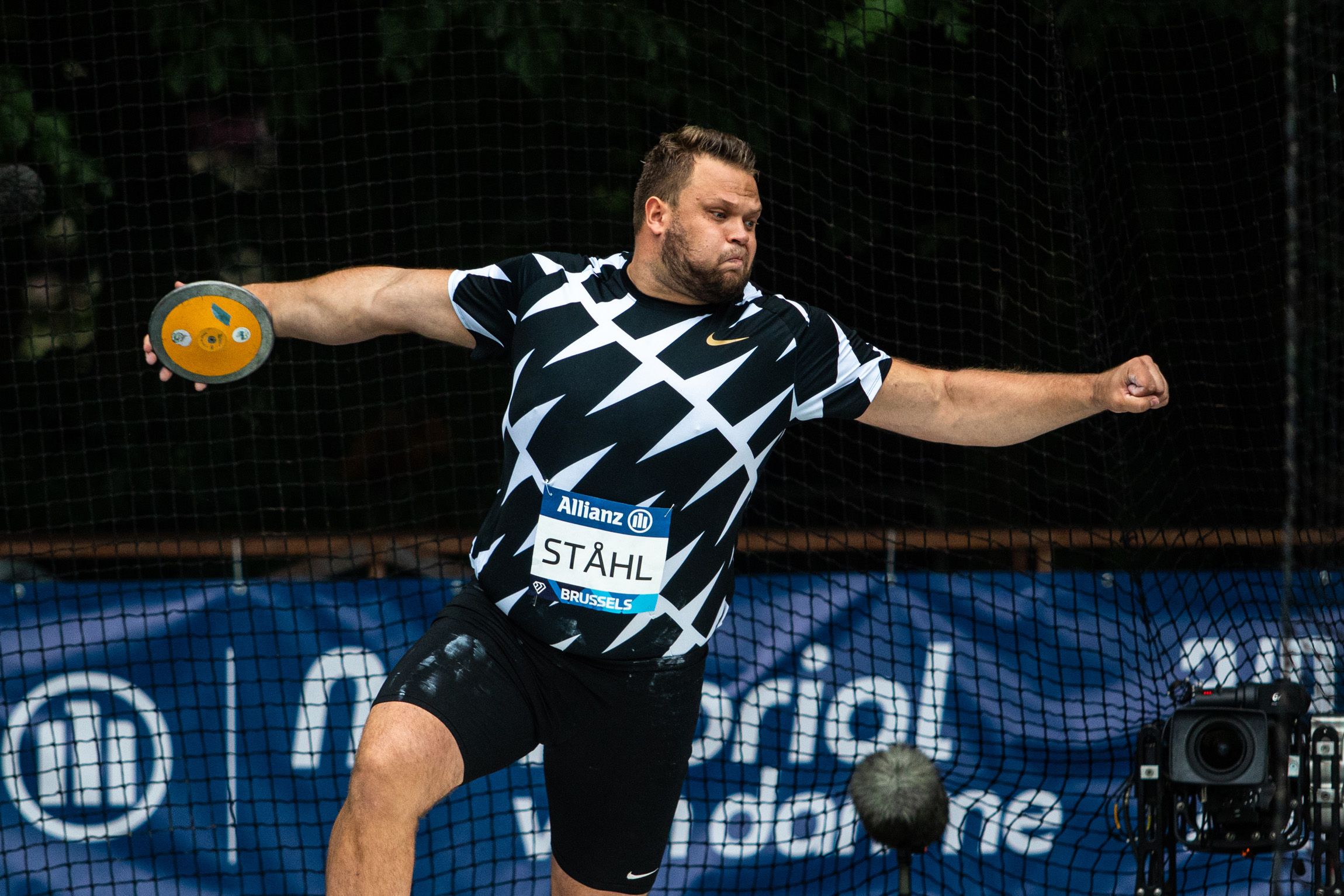 Daniel Stahl in discus action at the Wanda Diamond League meeting in Brussels