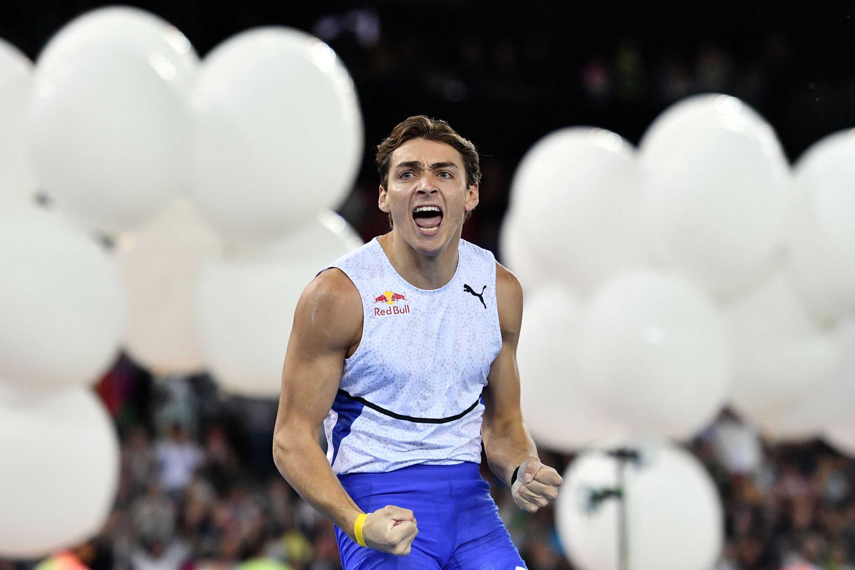 Mondo Duplantis celebrates his winning vault at the Wanda Diamond League final in Zurich