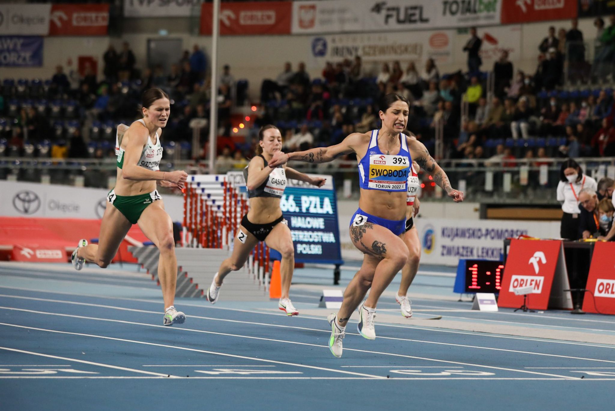 Ewa Swoboda runs 6.99 for 60m at the Polish Indoor Championships