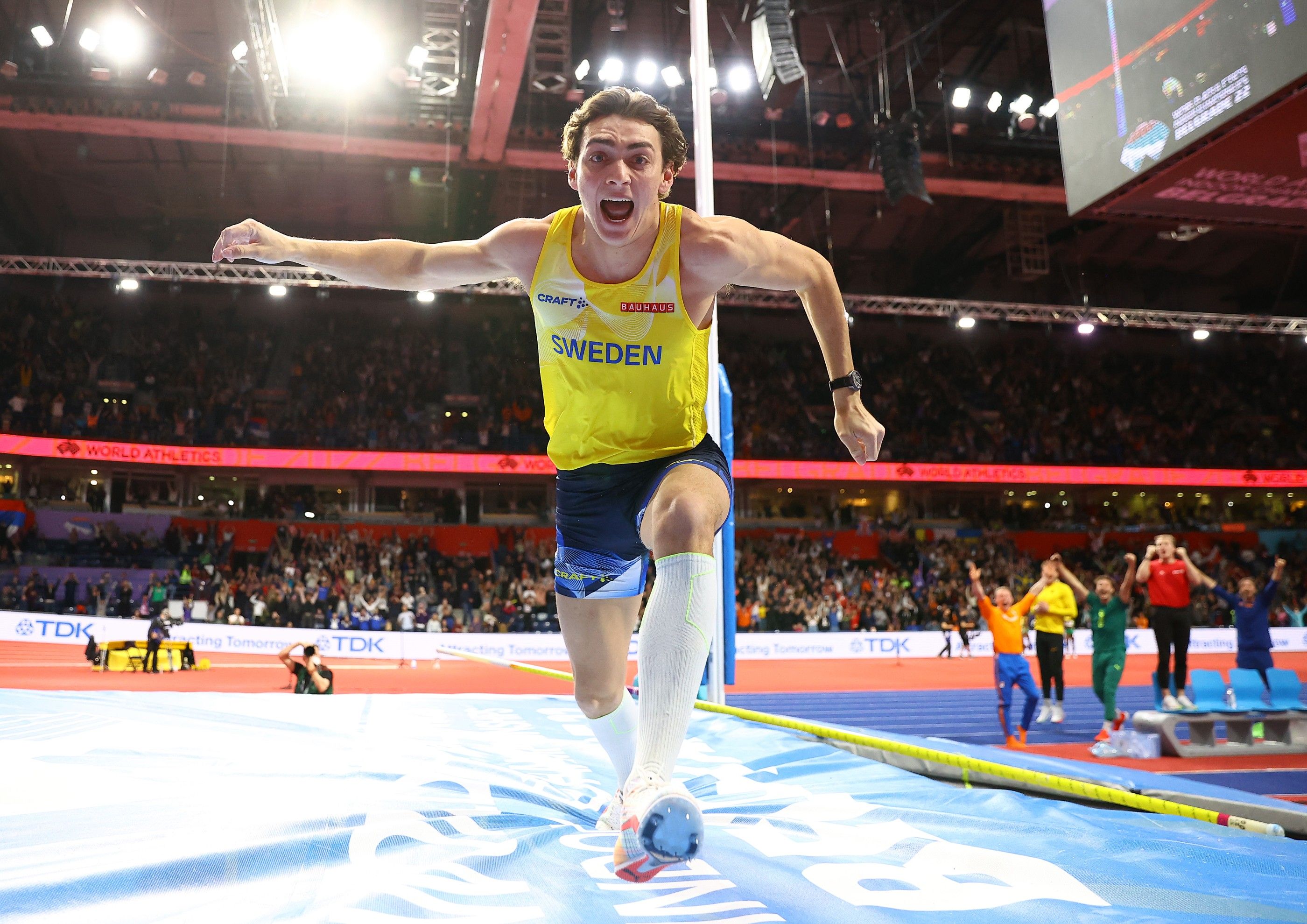 Mondo Duplantis celebrates his world pole vault record of 6.20m in Belgrade