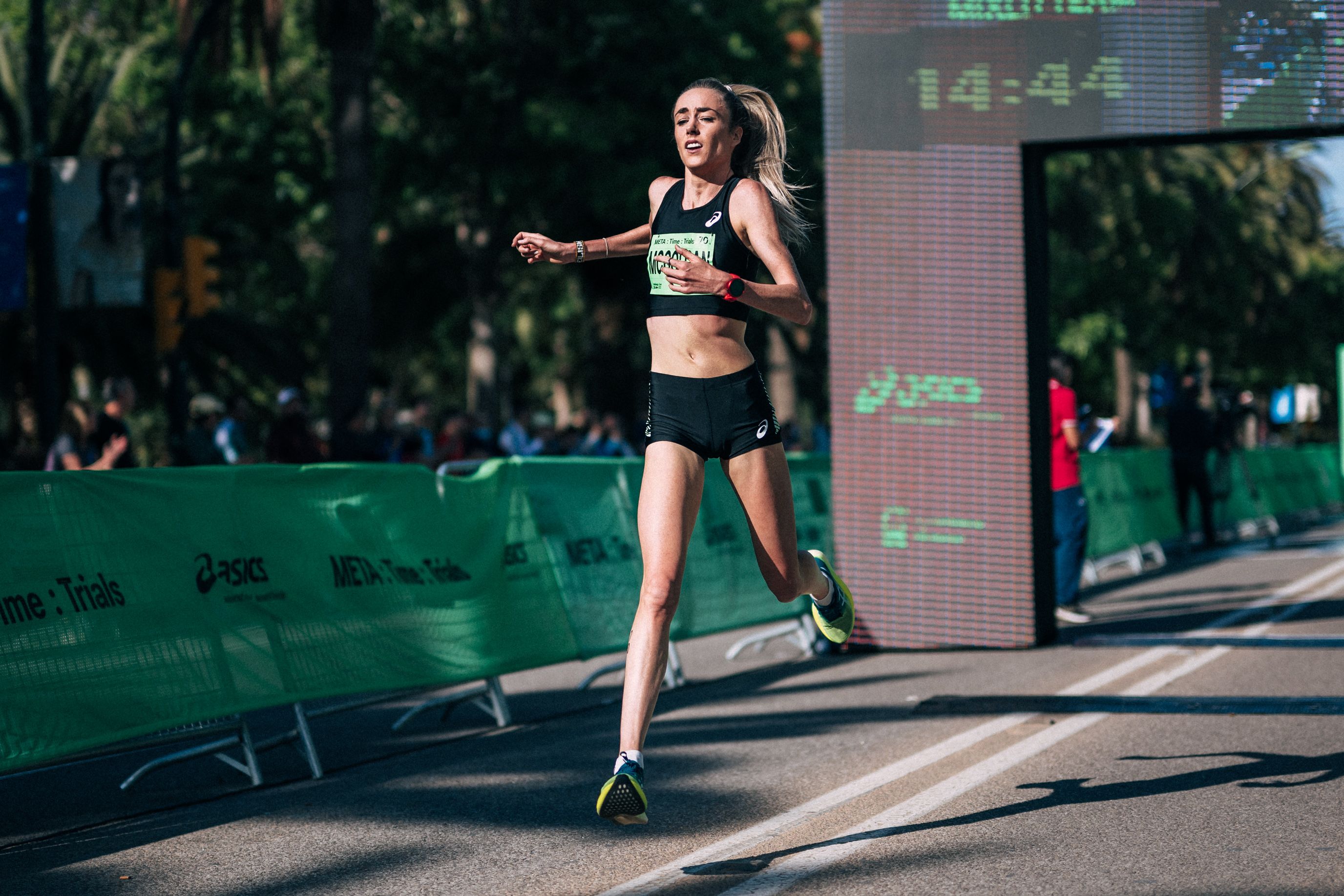 Eilish McColgan runs a national record at the META: TIME : TRIALS by ASICS