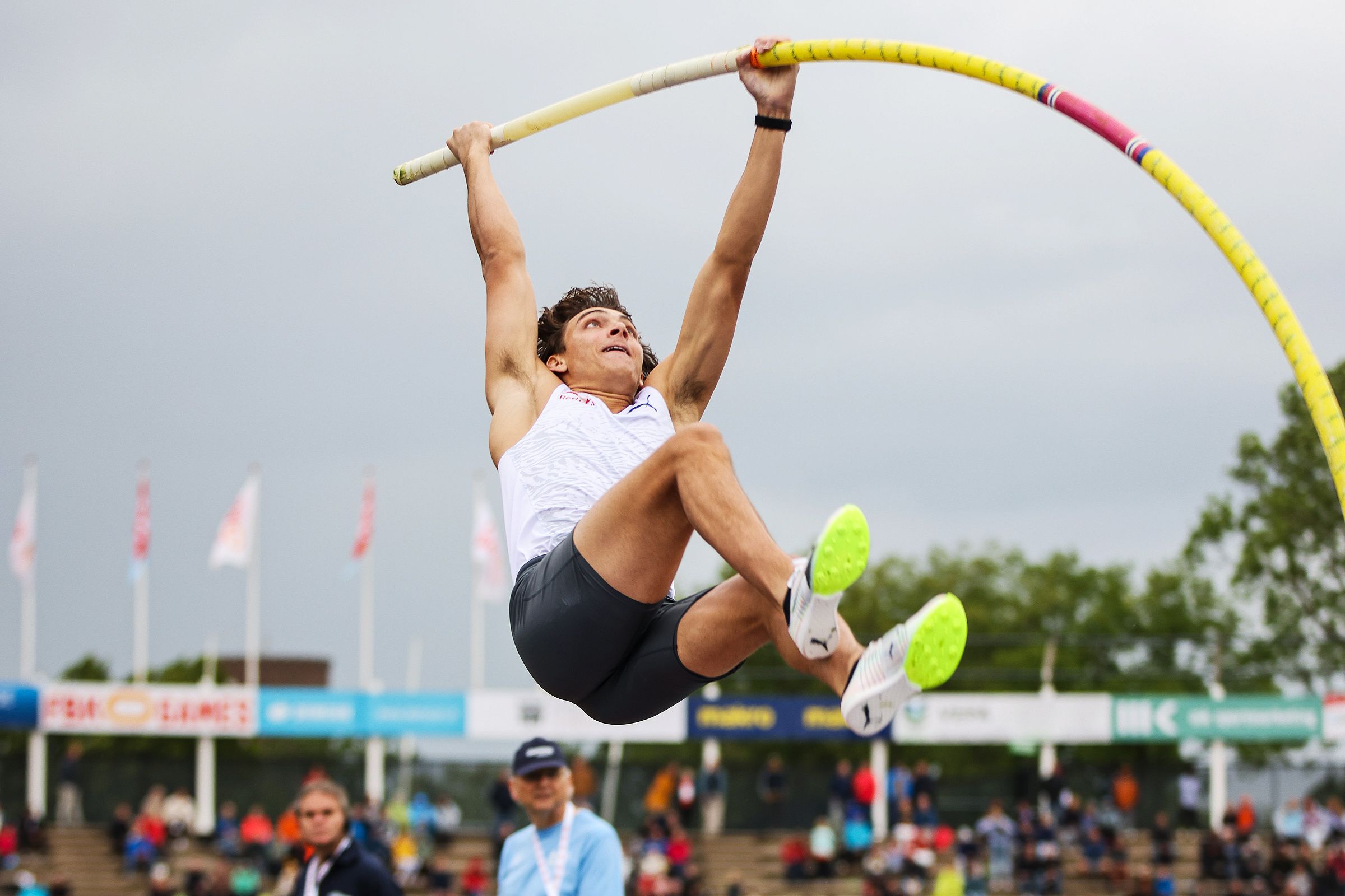 Pole vault winner Mondo Duplantis in Hengelo