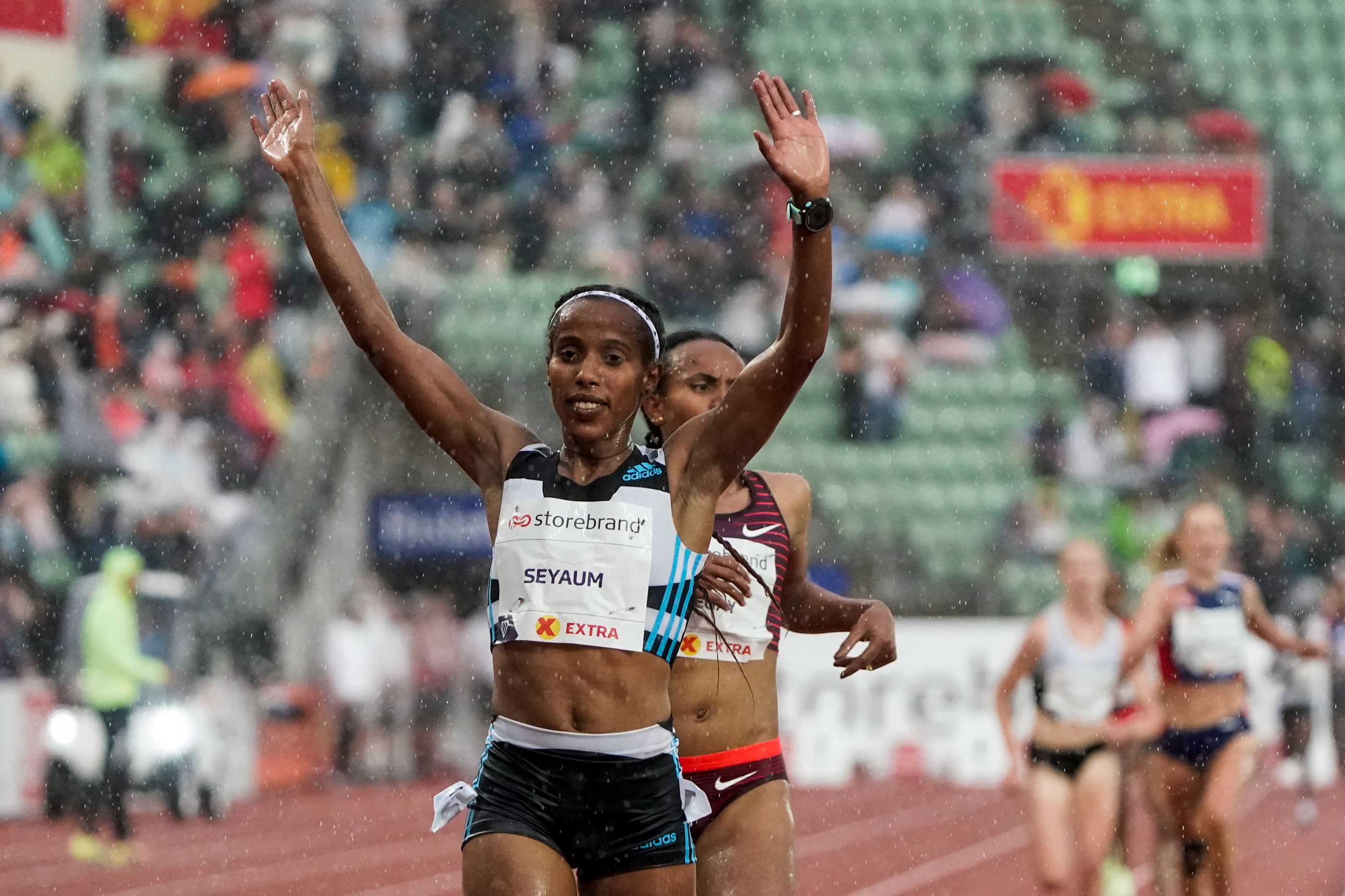 Dawit Seyaum celebrates her 5000m win at the Wanda Diamond League in Oslo