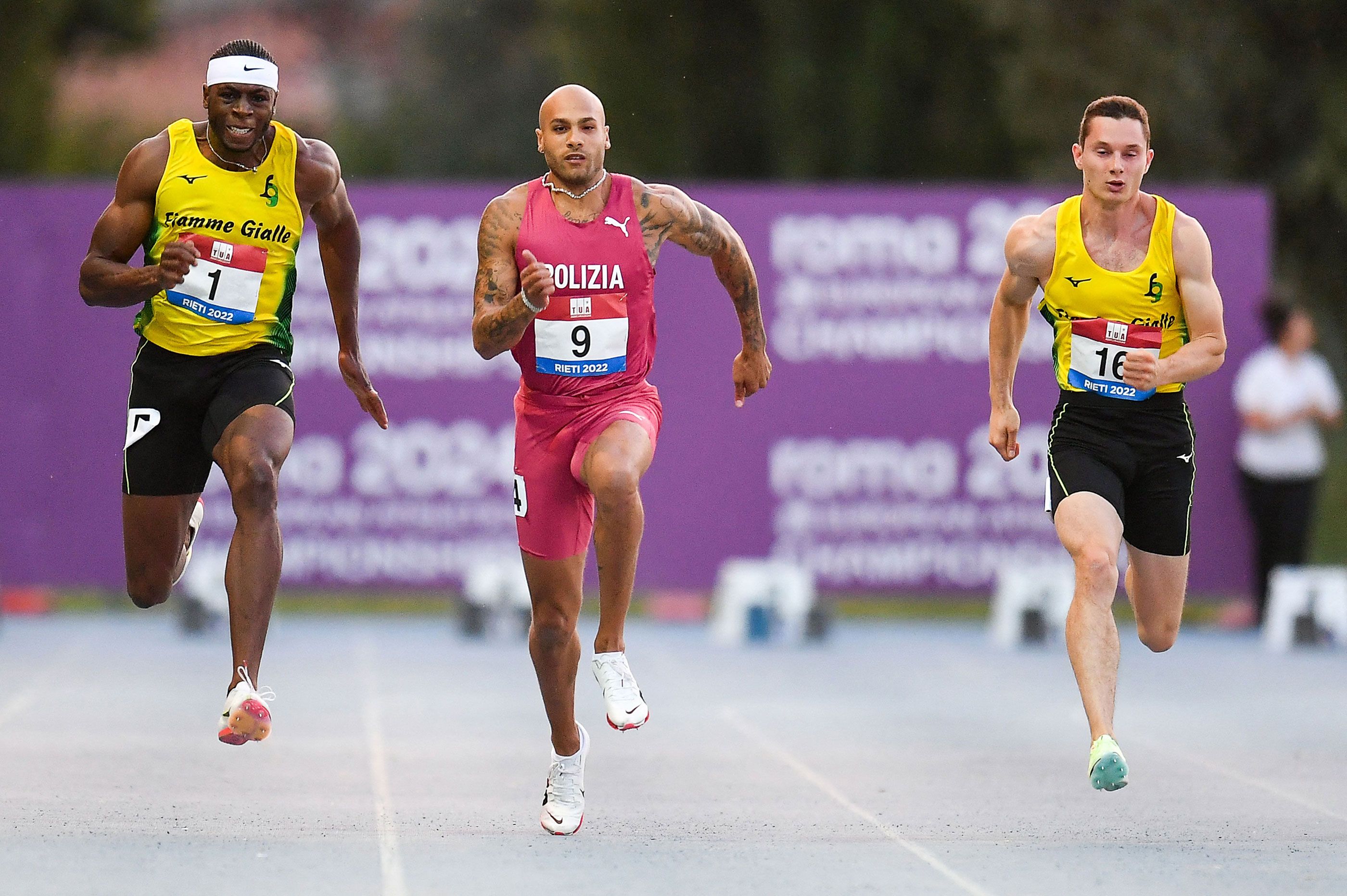 Marcell Jacobs on his way to winning the Italian 100m title