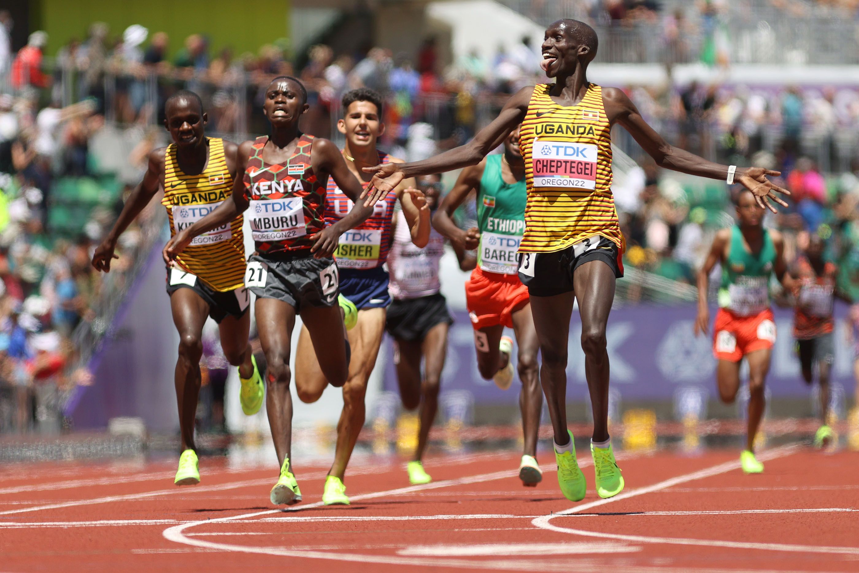 Uganda's Joshua Cheptegei retains his world 10,000m title in Oregon