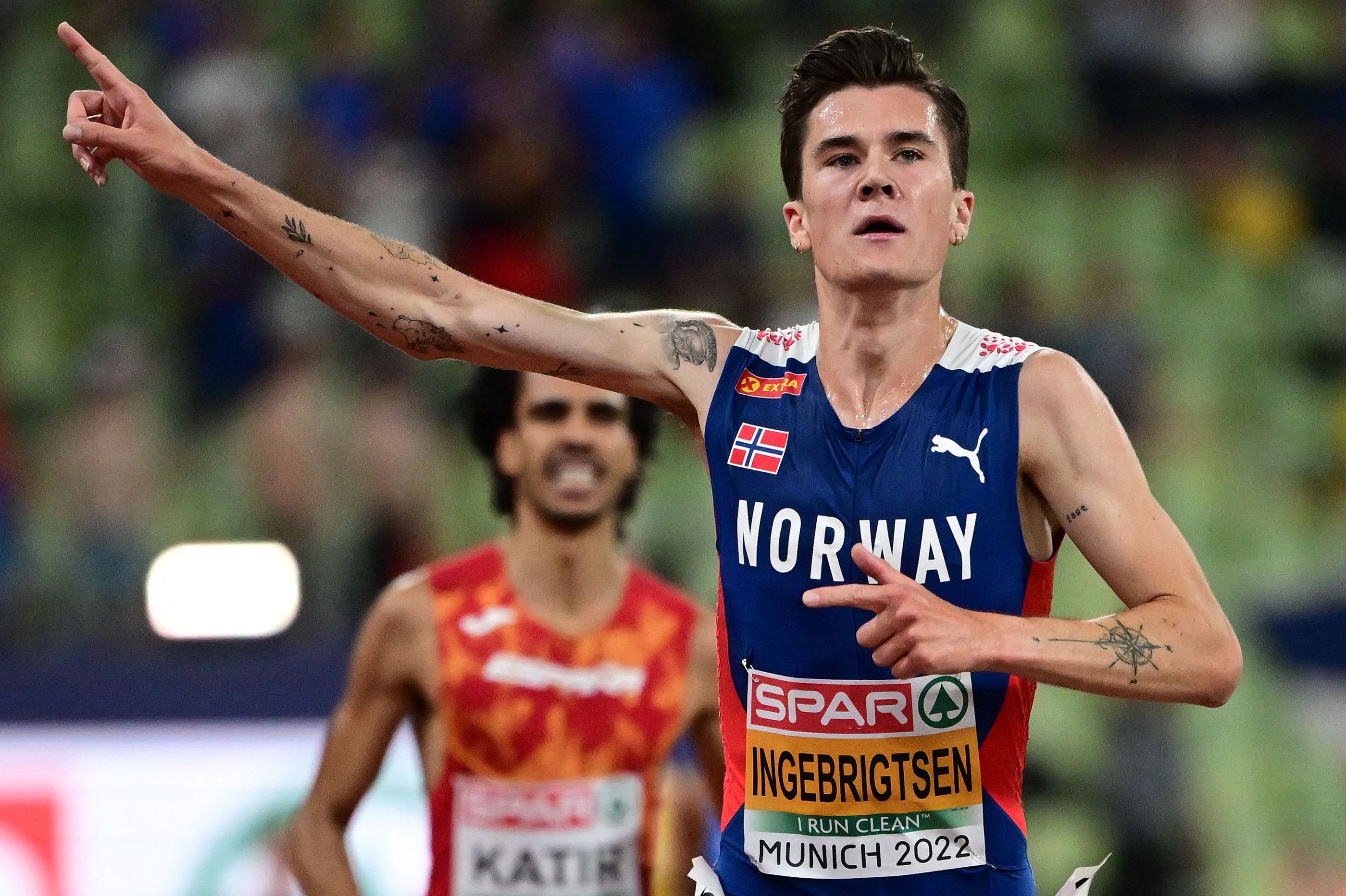 Jakob Ingebrigtsen retains his European 5000m title in Munich