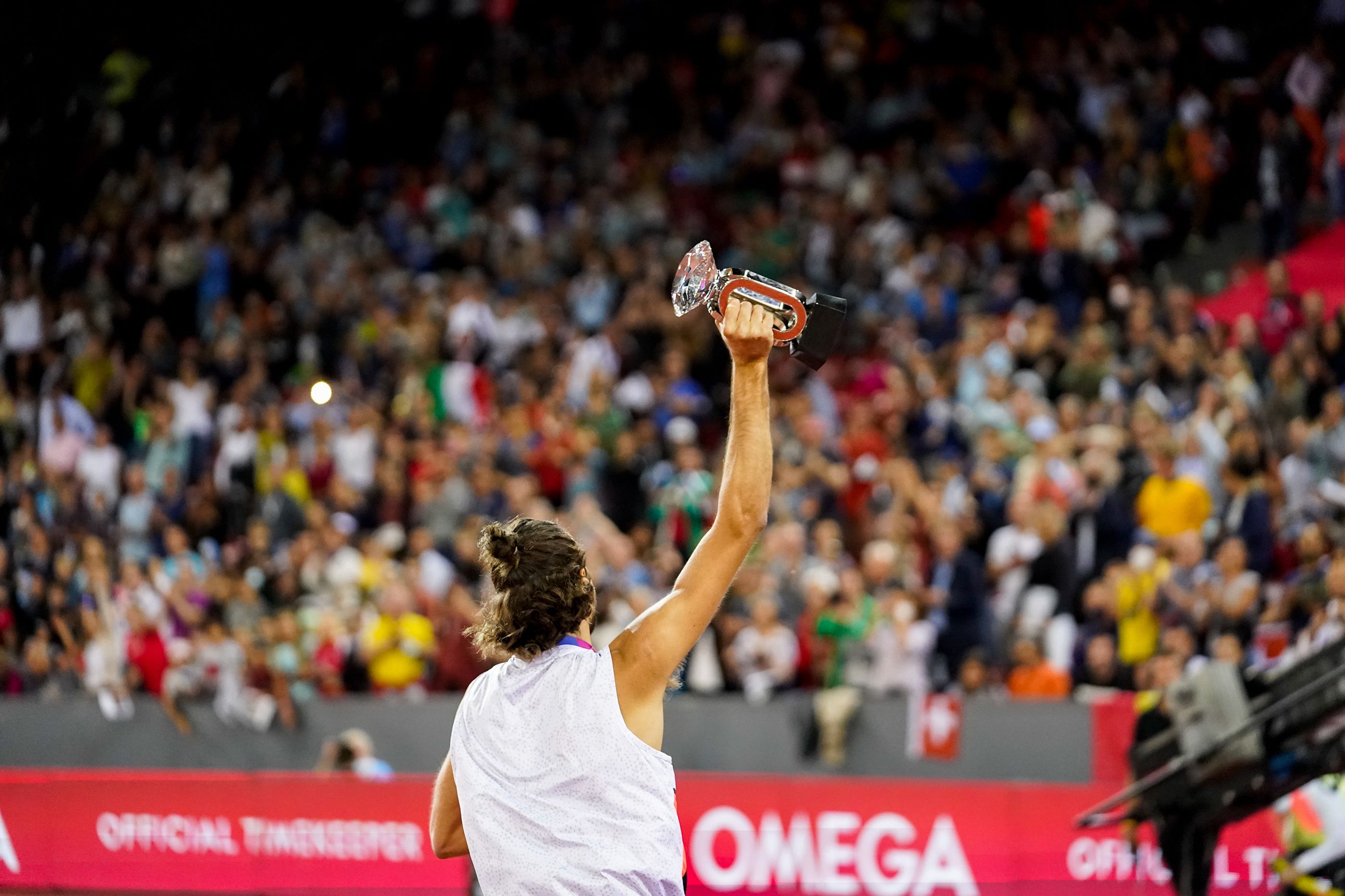 Gianmarco Tamberi celebrates his 2021 Diamond League win in Zurich