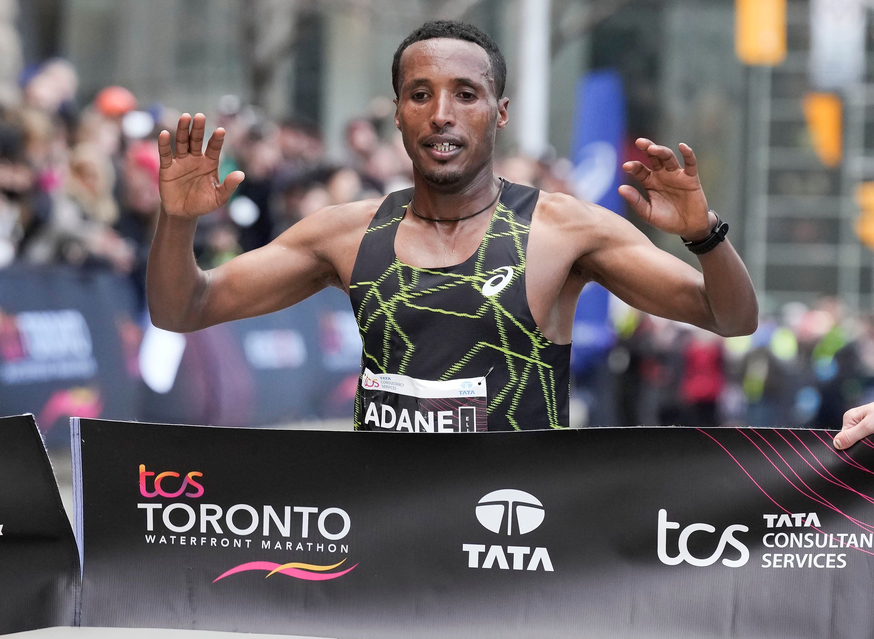 Yihunilign Adane wins the Toronto Waterfront Marathon