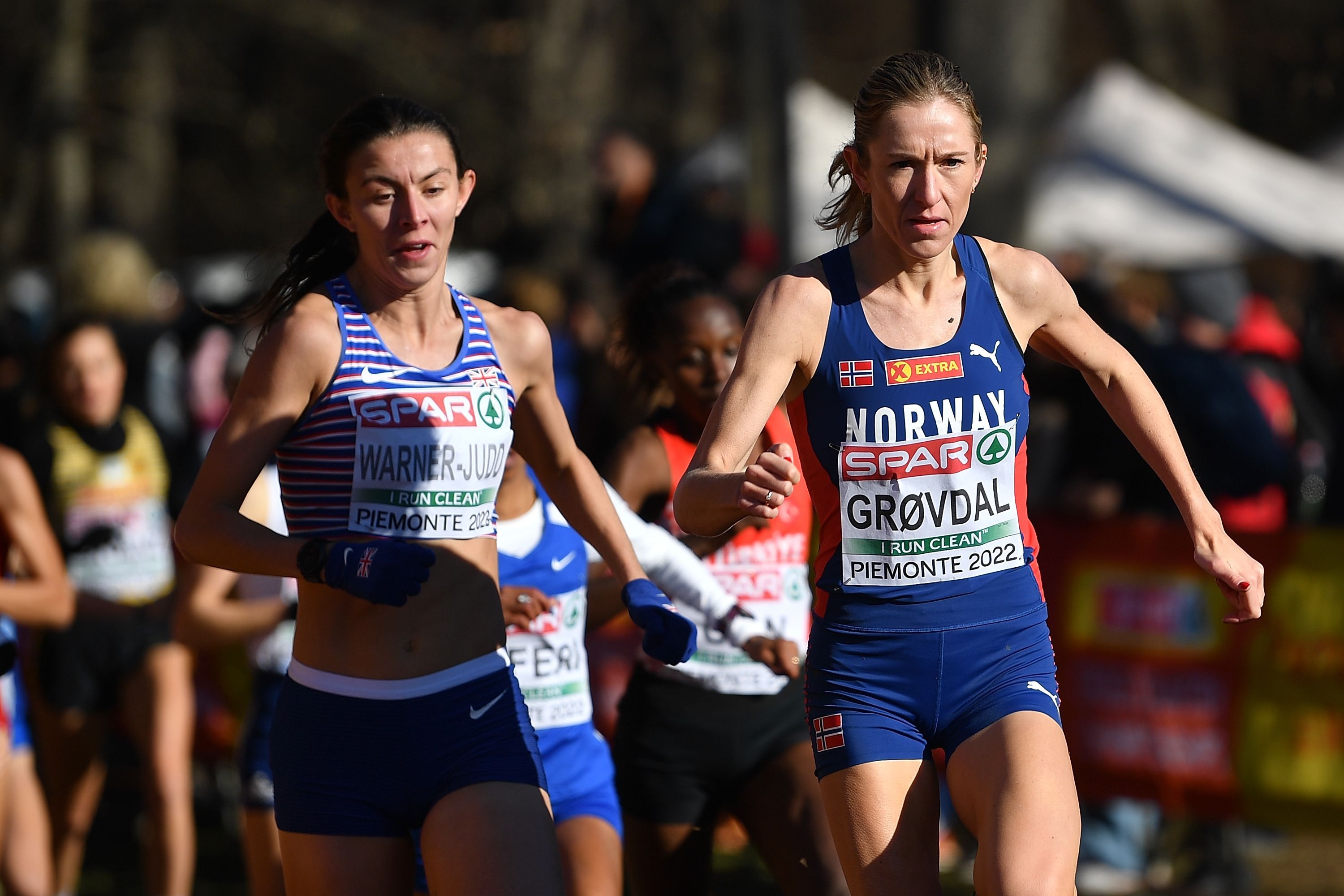 Karoline Bjerkeli Grovdal on her way to winning the European Cross Country Championships