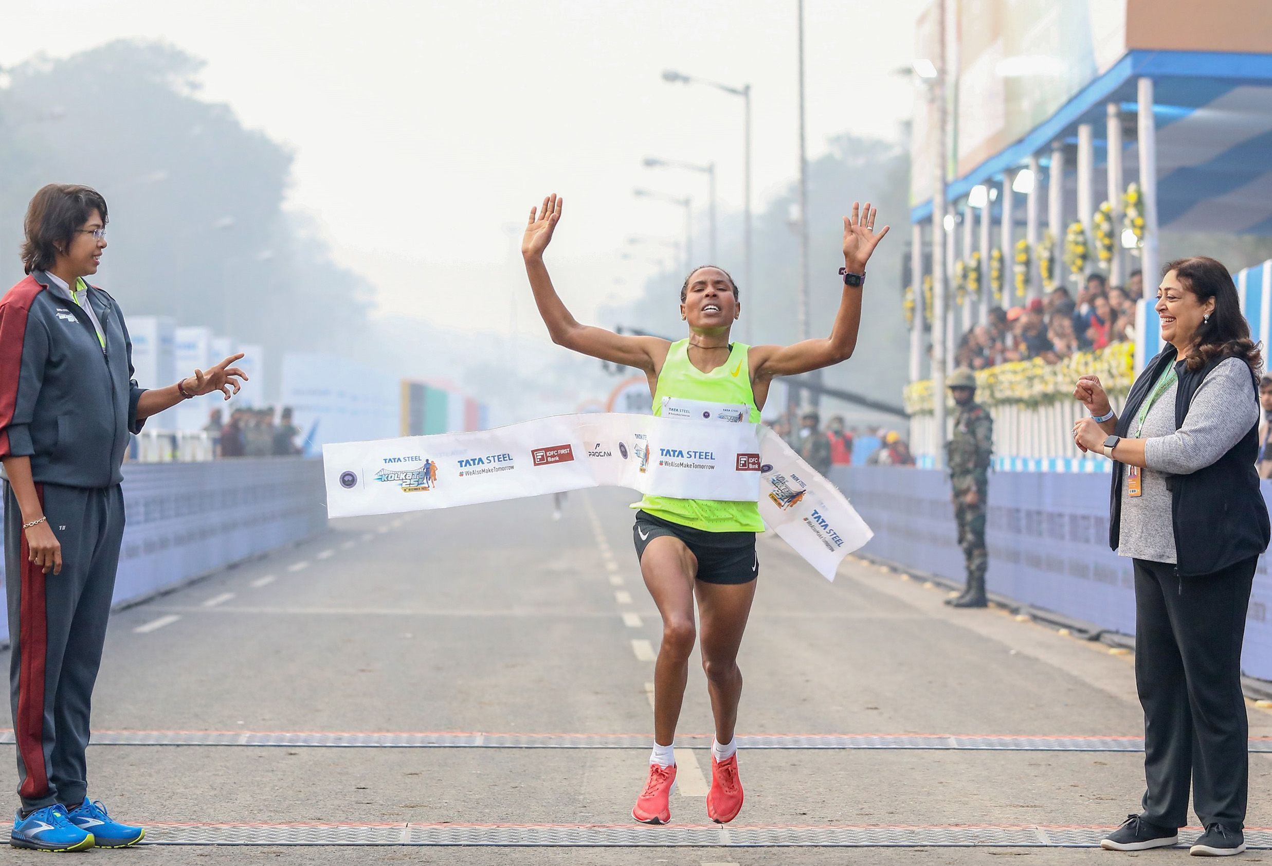 Desi Jisa wins the 2022 Tata Steel Kolkata 25K