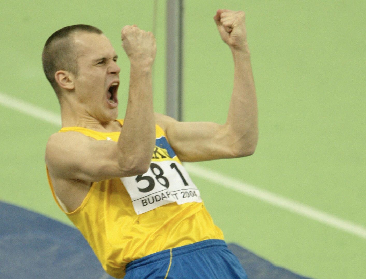 Stefan Holm reacts to his success at the 2004 World Indoor Championships in Budapest