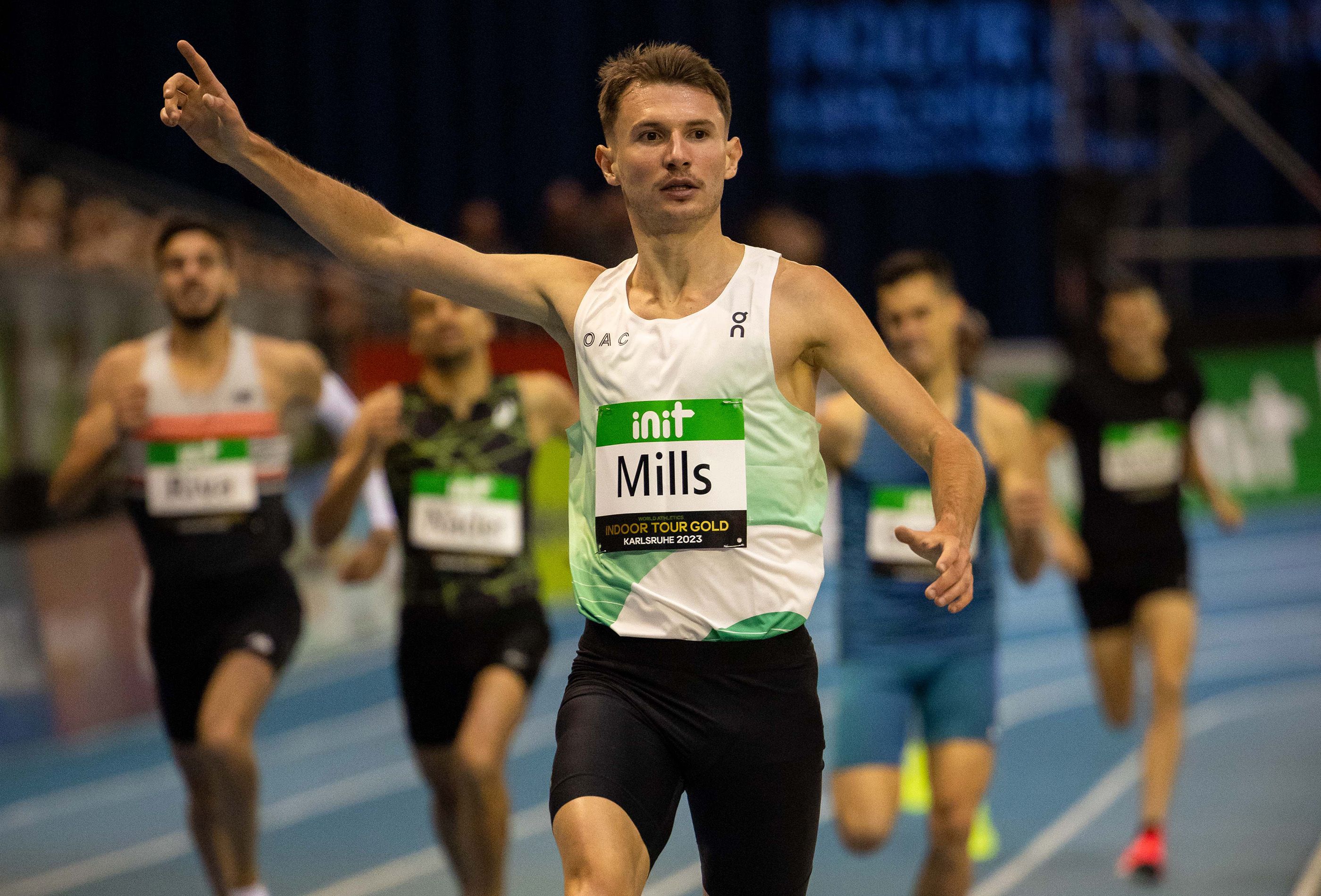 George Mills win the 1500m at the World Indoor Tour Gold meeting in Karlsruhe