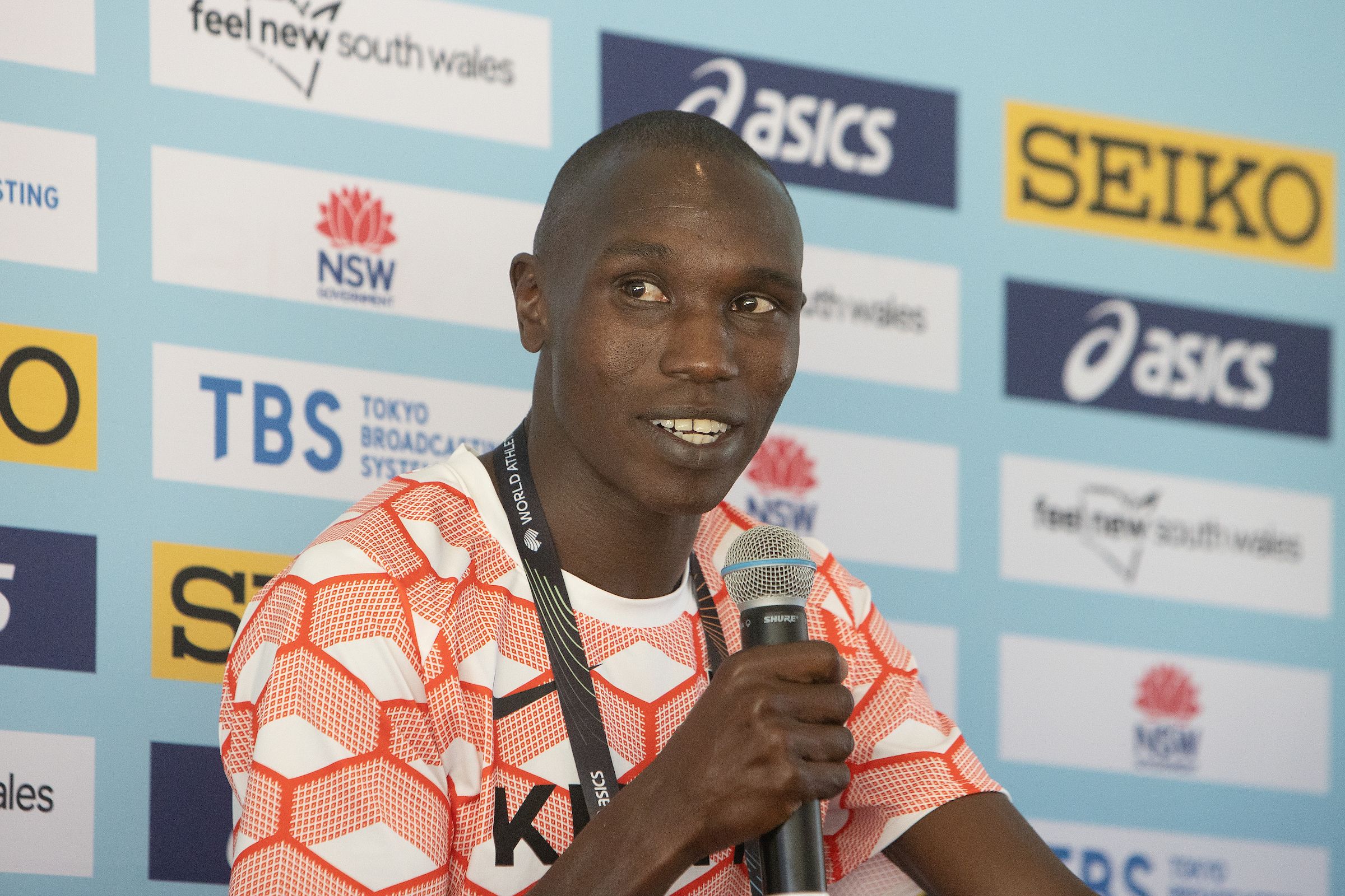 Geoffrey Kamworor at the press conference in Bathurst