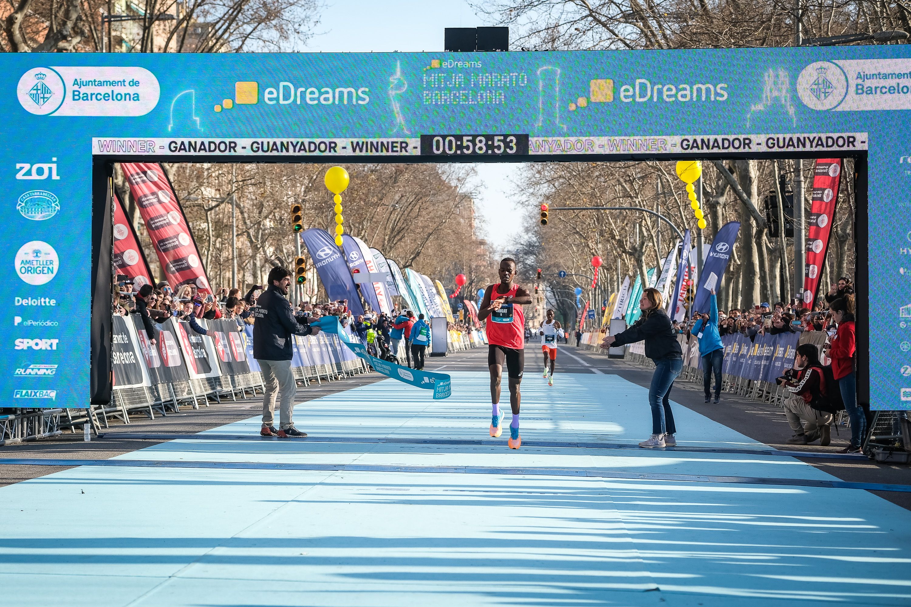 Charles Kipkurui Langat wins the Barcelona Half Marathon