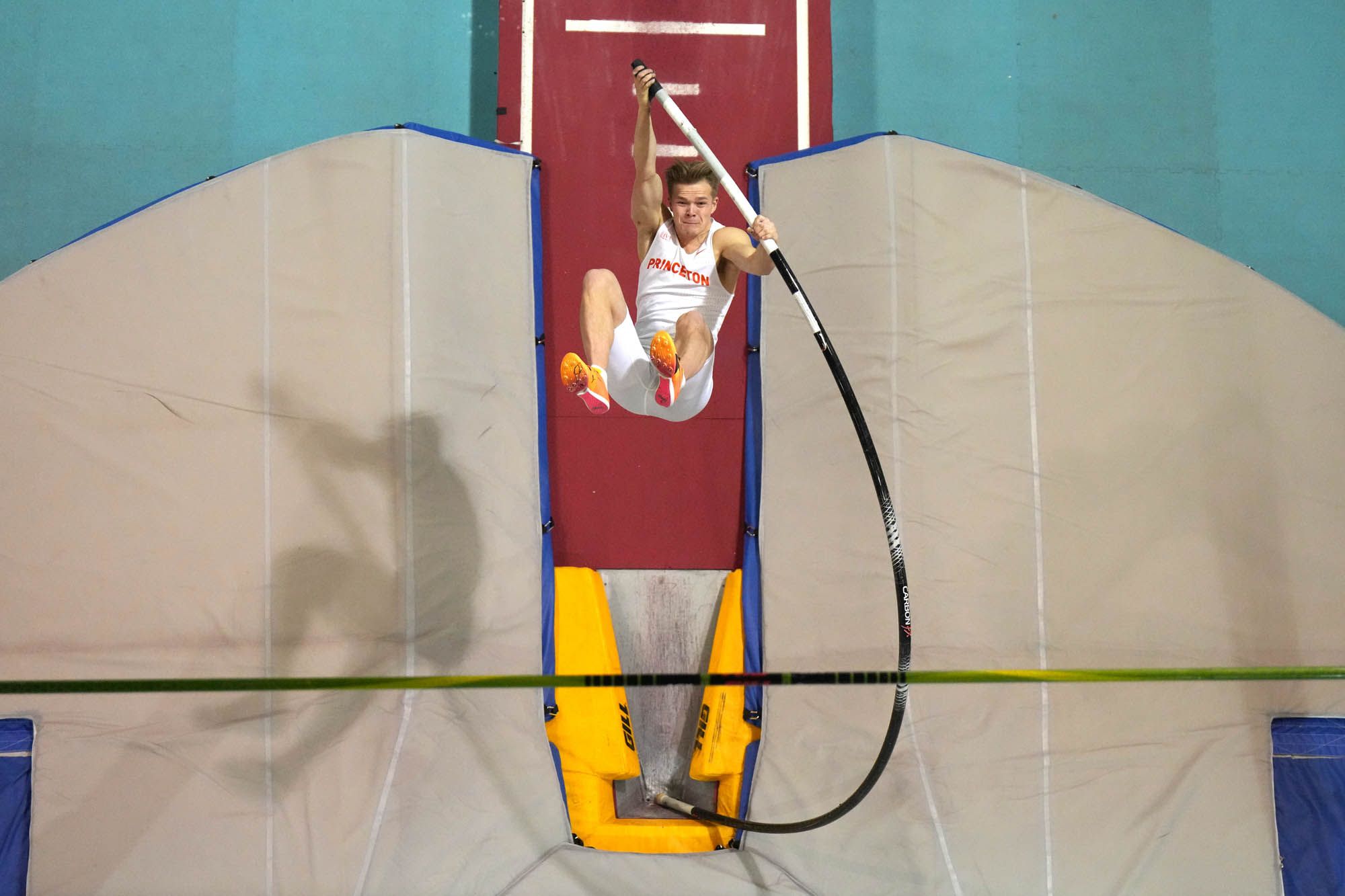 Sondre Guttormsen in the pole vault at the NCAA Indoor Championships