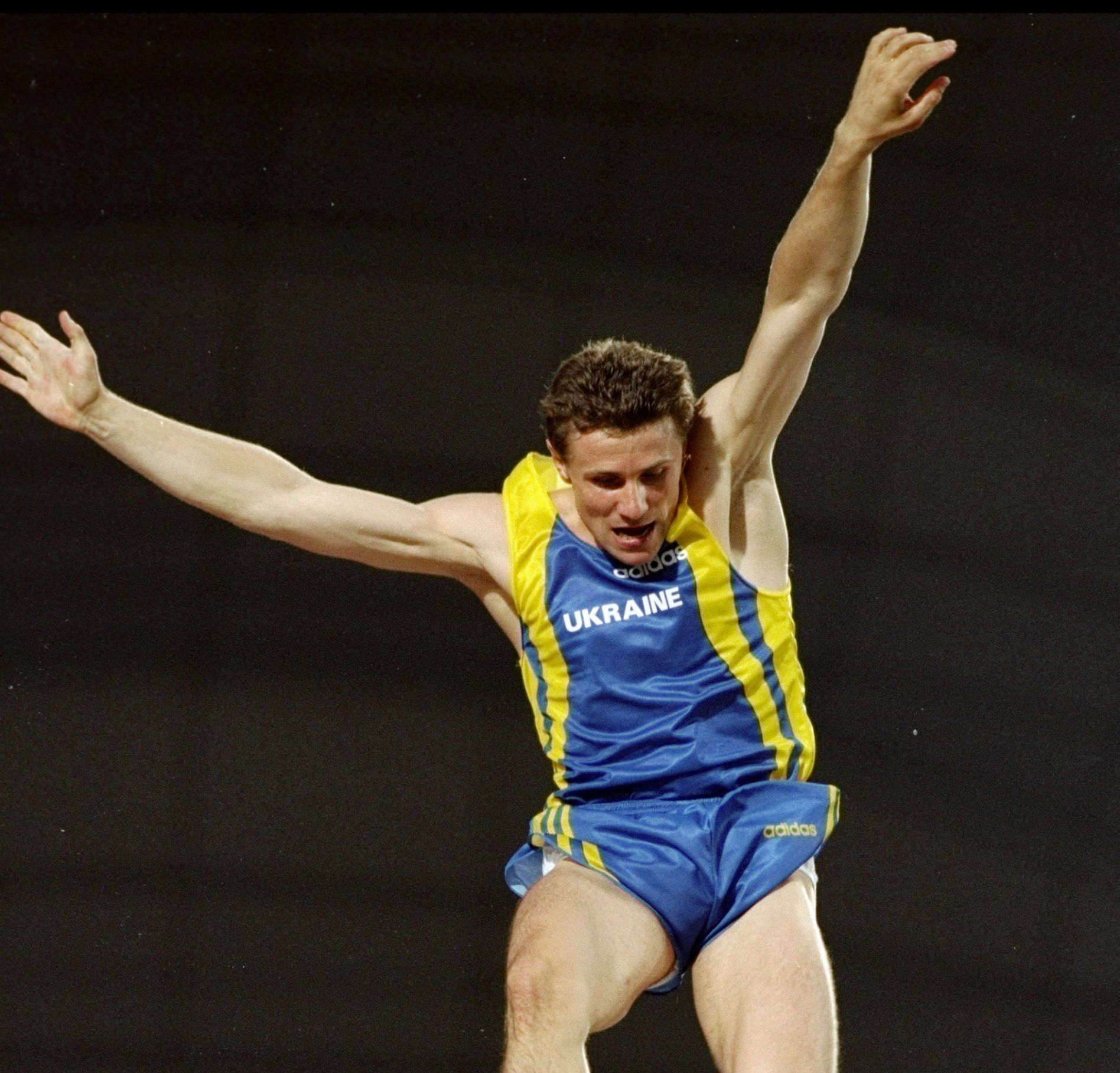Sergey Bubka competes in the pole vault at the 1993 World Championships in Stuttgart