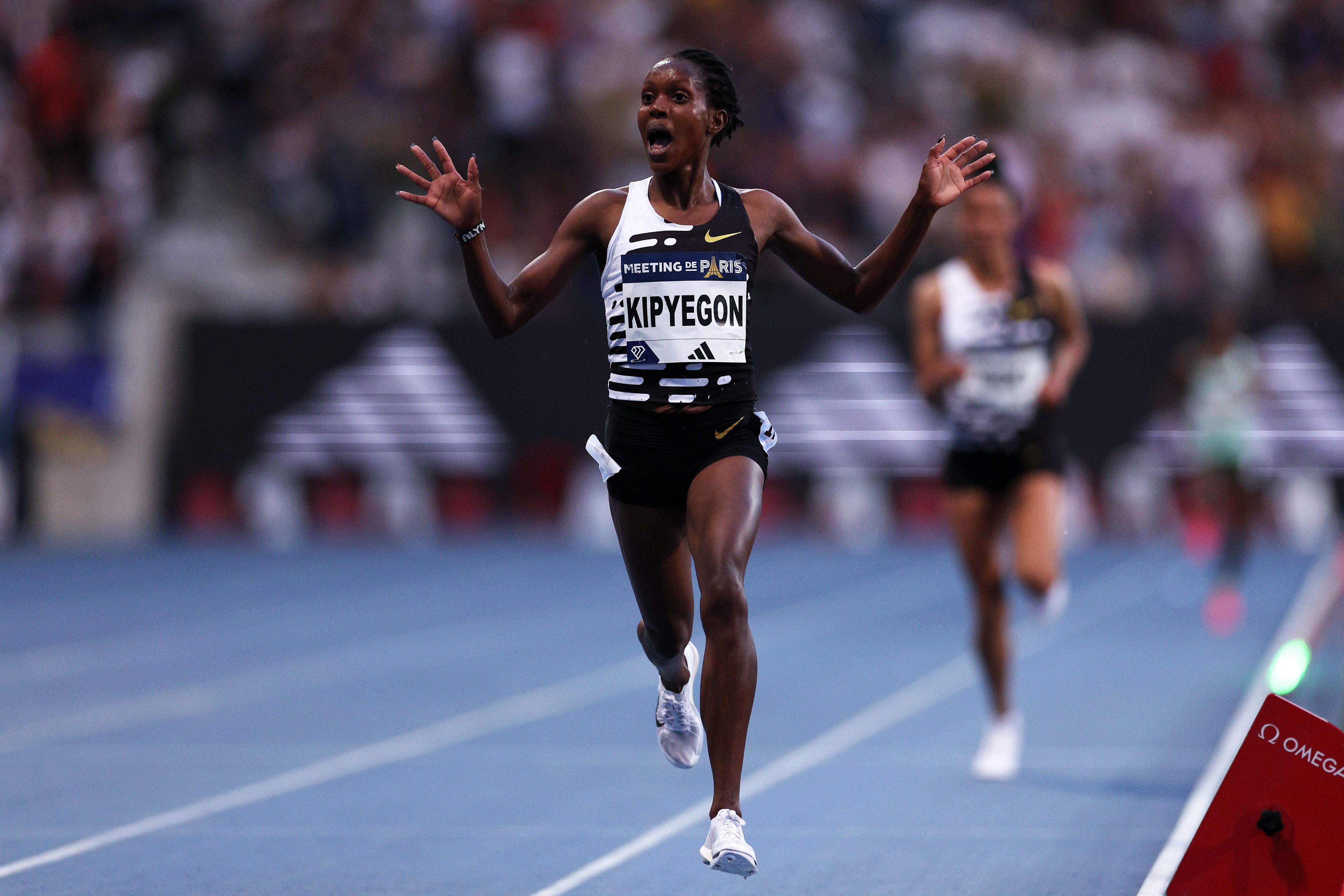 Faith Kipyegon breaks the world 5000m record in Paris