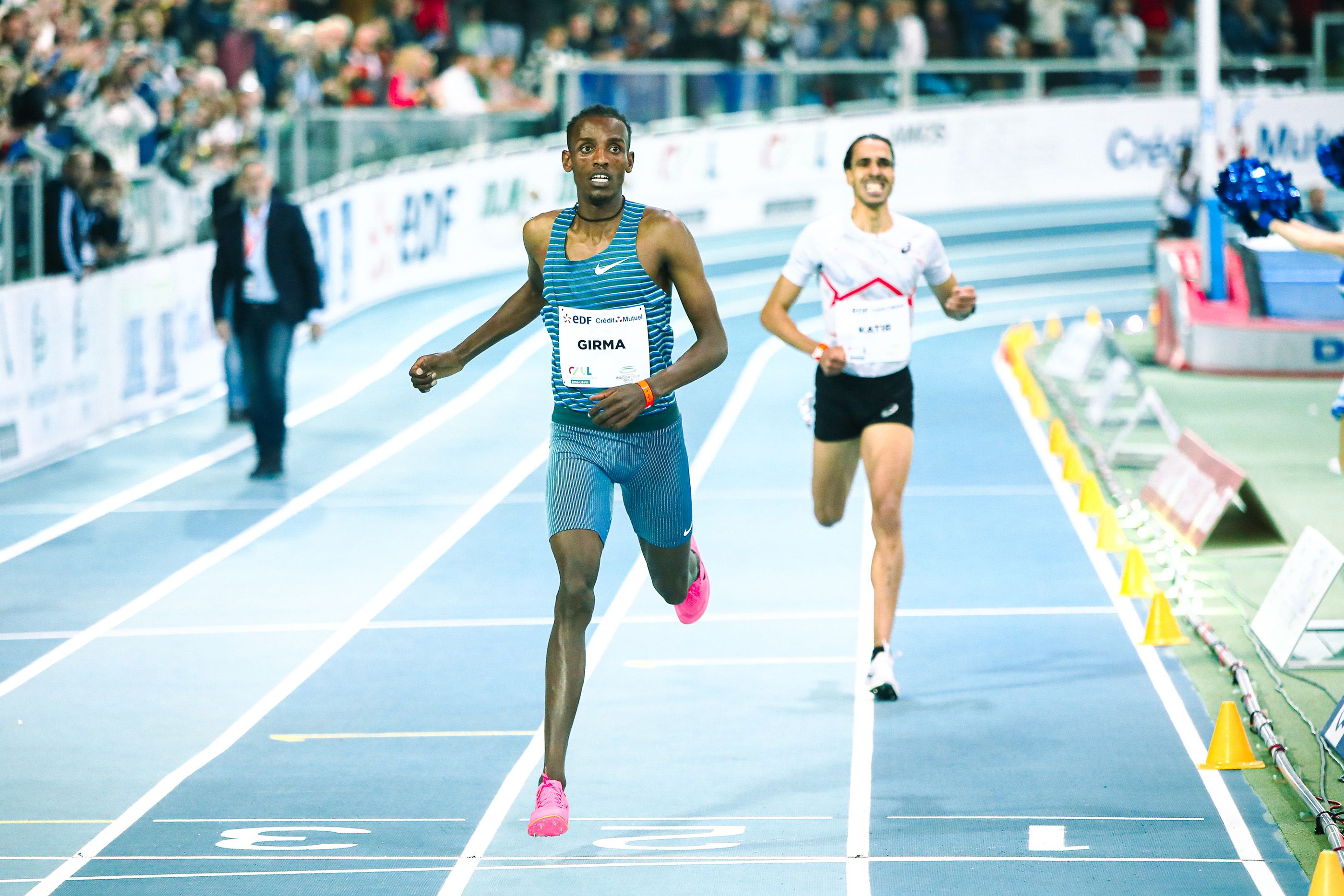 Lamecha Girma breaks the world indoor 3000m record in Lievin
