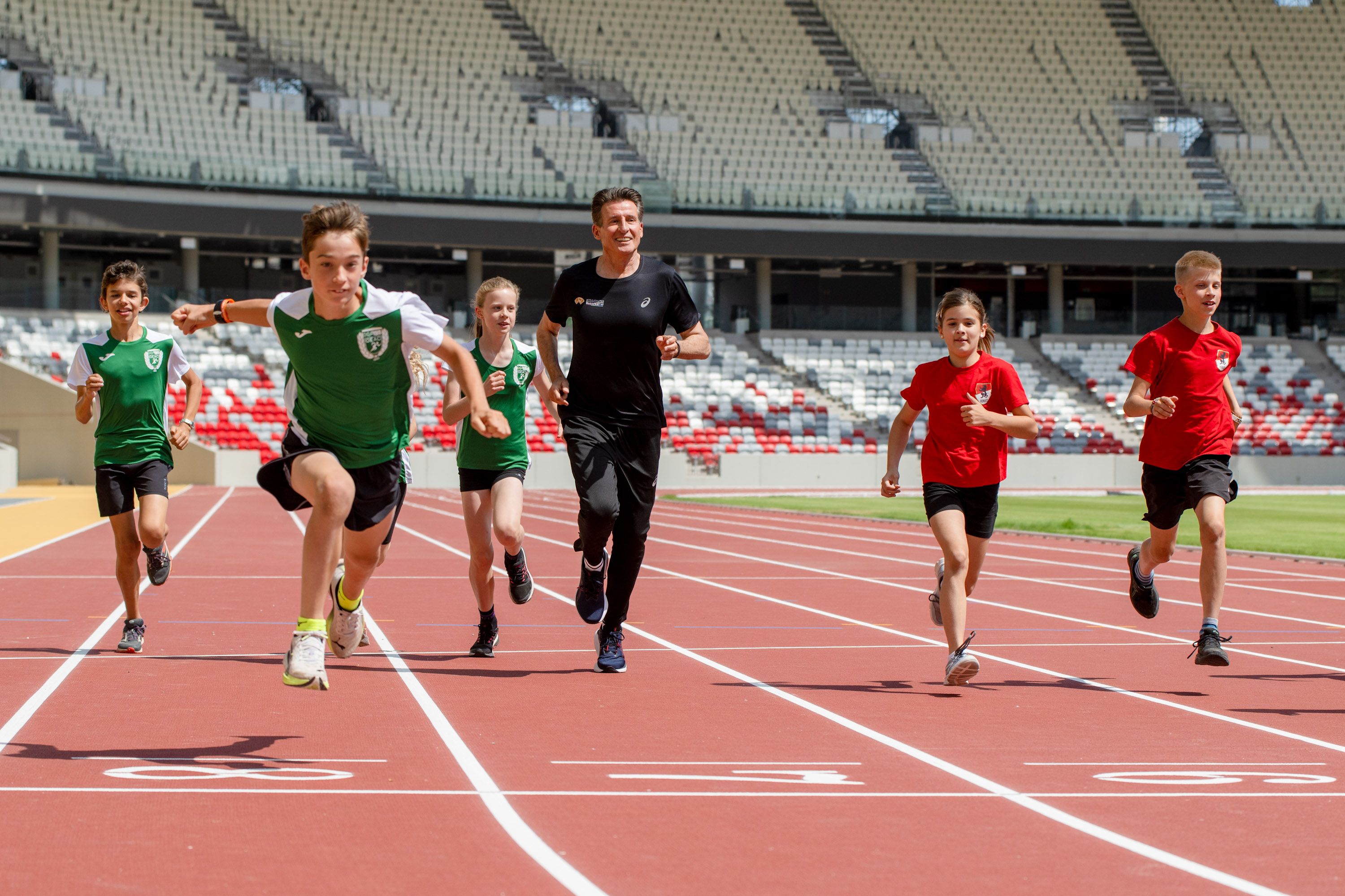 Sebastian Coe's inaugural lap at Budapest's brand new National Athletic Centre