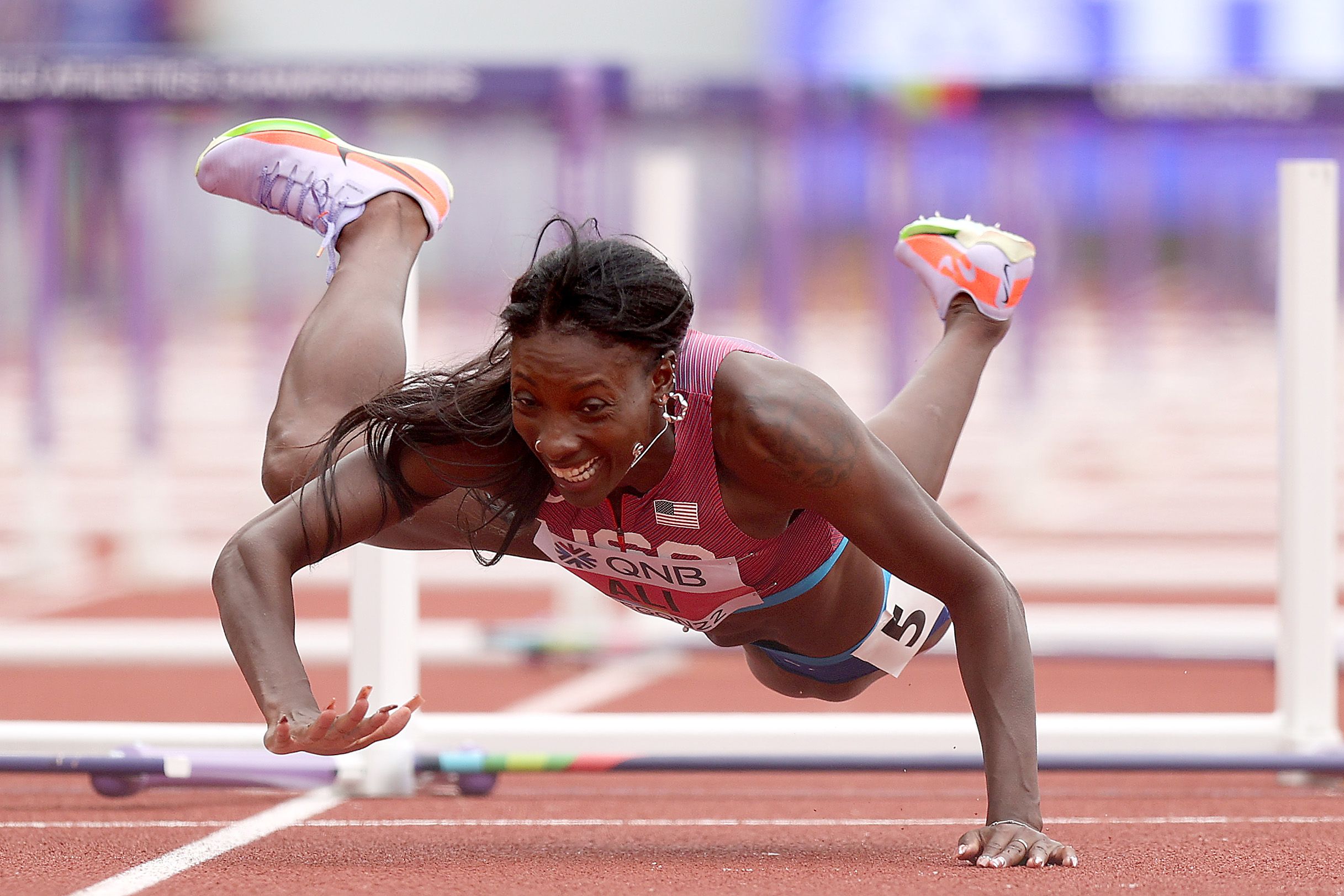 Nia Ali falls at the World Athletics Championships Oregon22