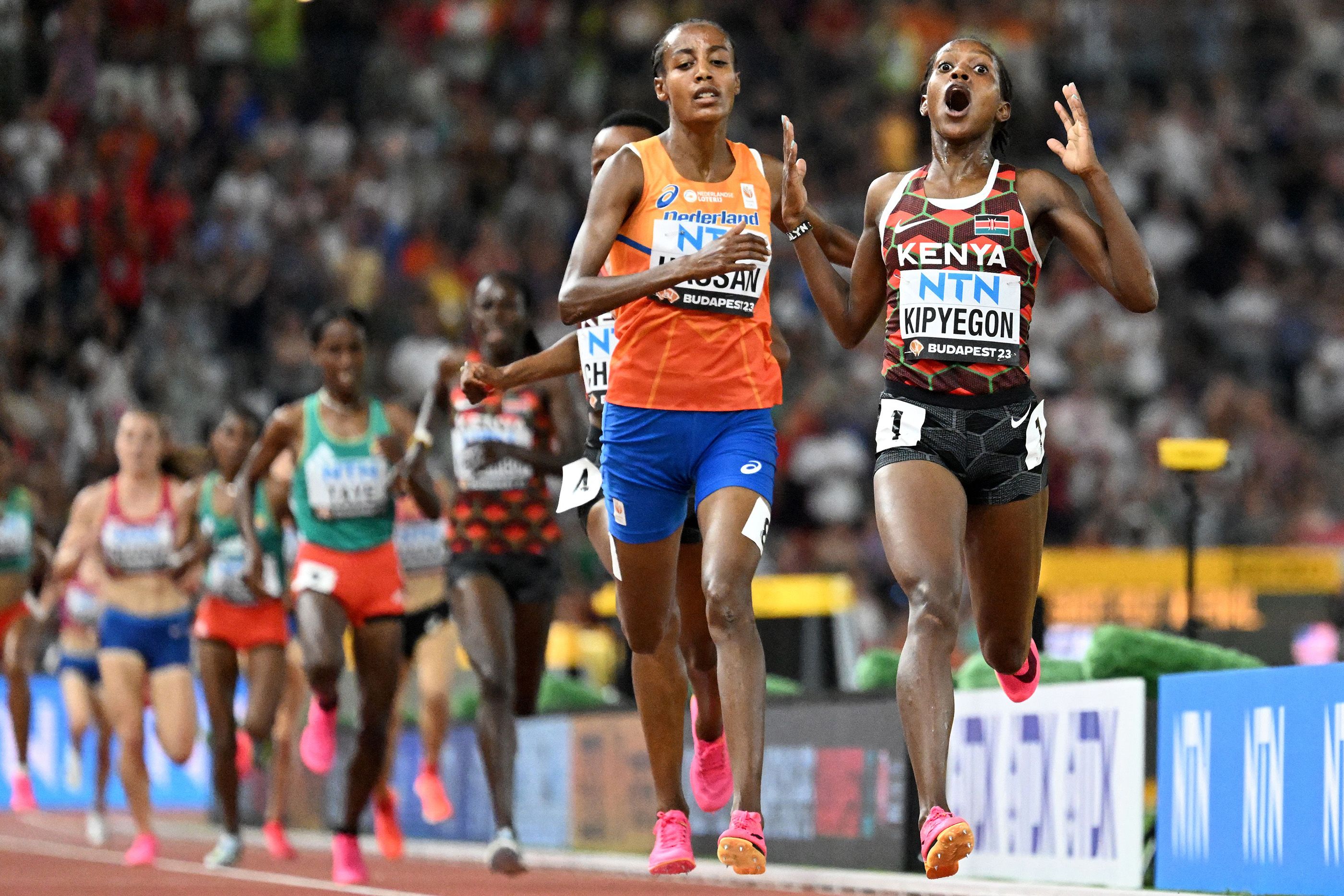 Faith Kipyegon wins the 5000m at the World Athletics Championships Budapest 23