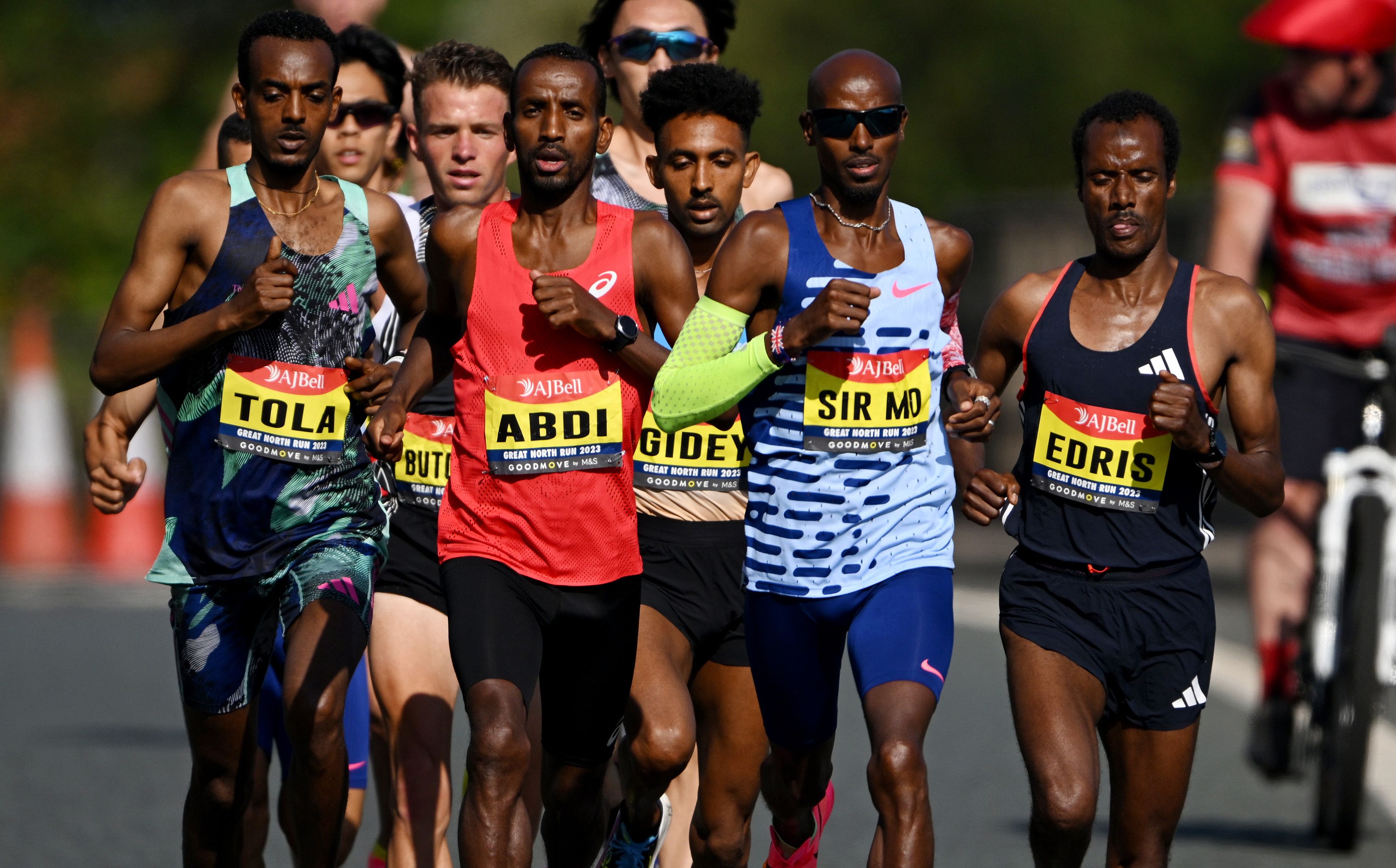 Eventual winner Tamirat Tola in the leading men's group at the Great North Run