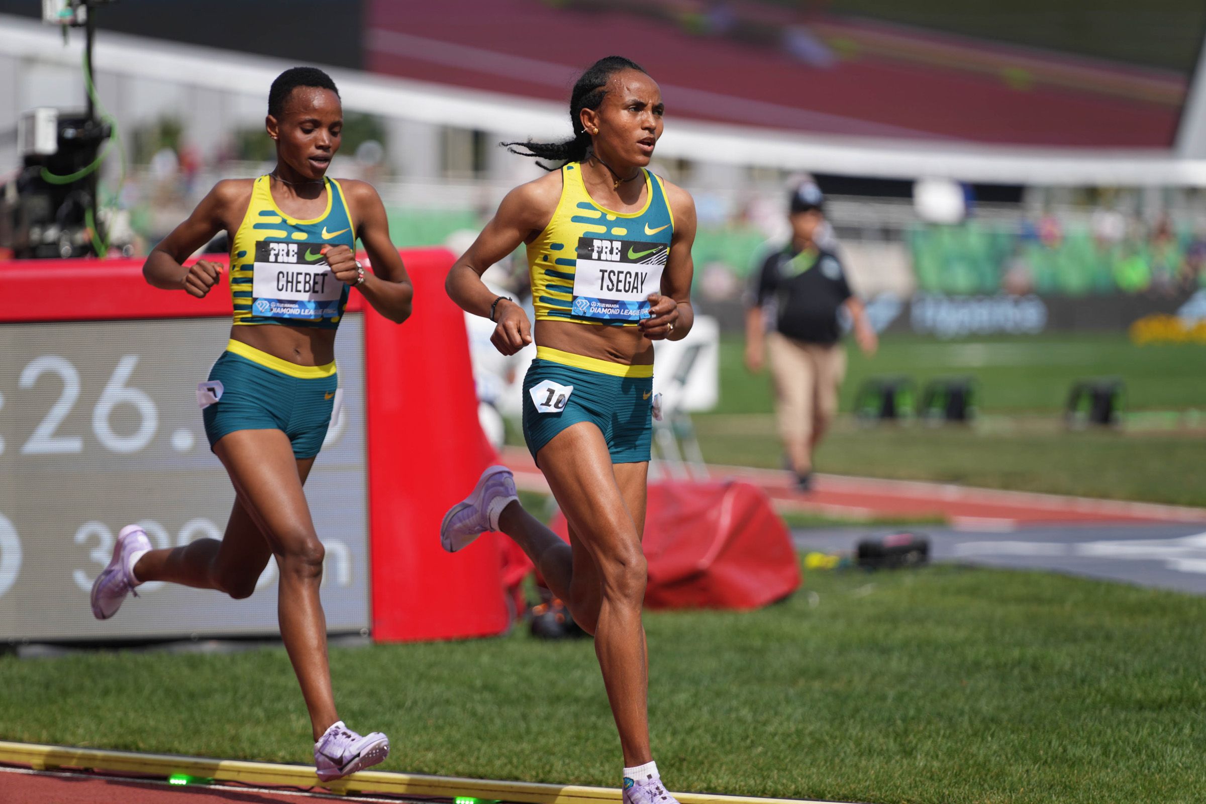 Gudaf Tsegay on her way to breaking the world 5000m record in Eugene