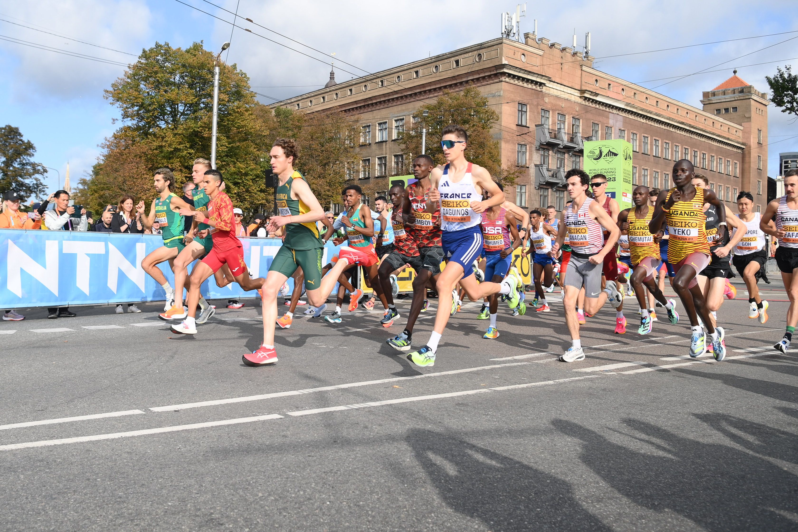The start of the men's 5km at the World Athletics Road Running Championships Riga 23