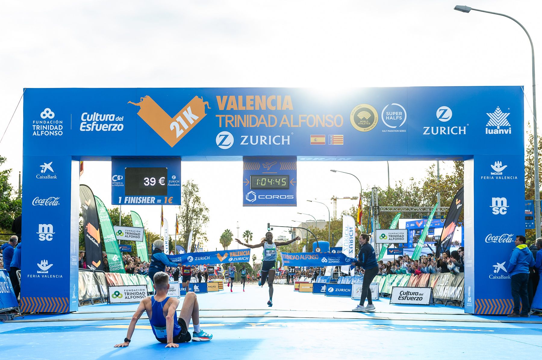 Margaret Chelimo celebrates her 2023 Valencia Half Marathon win