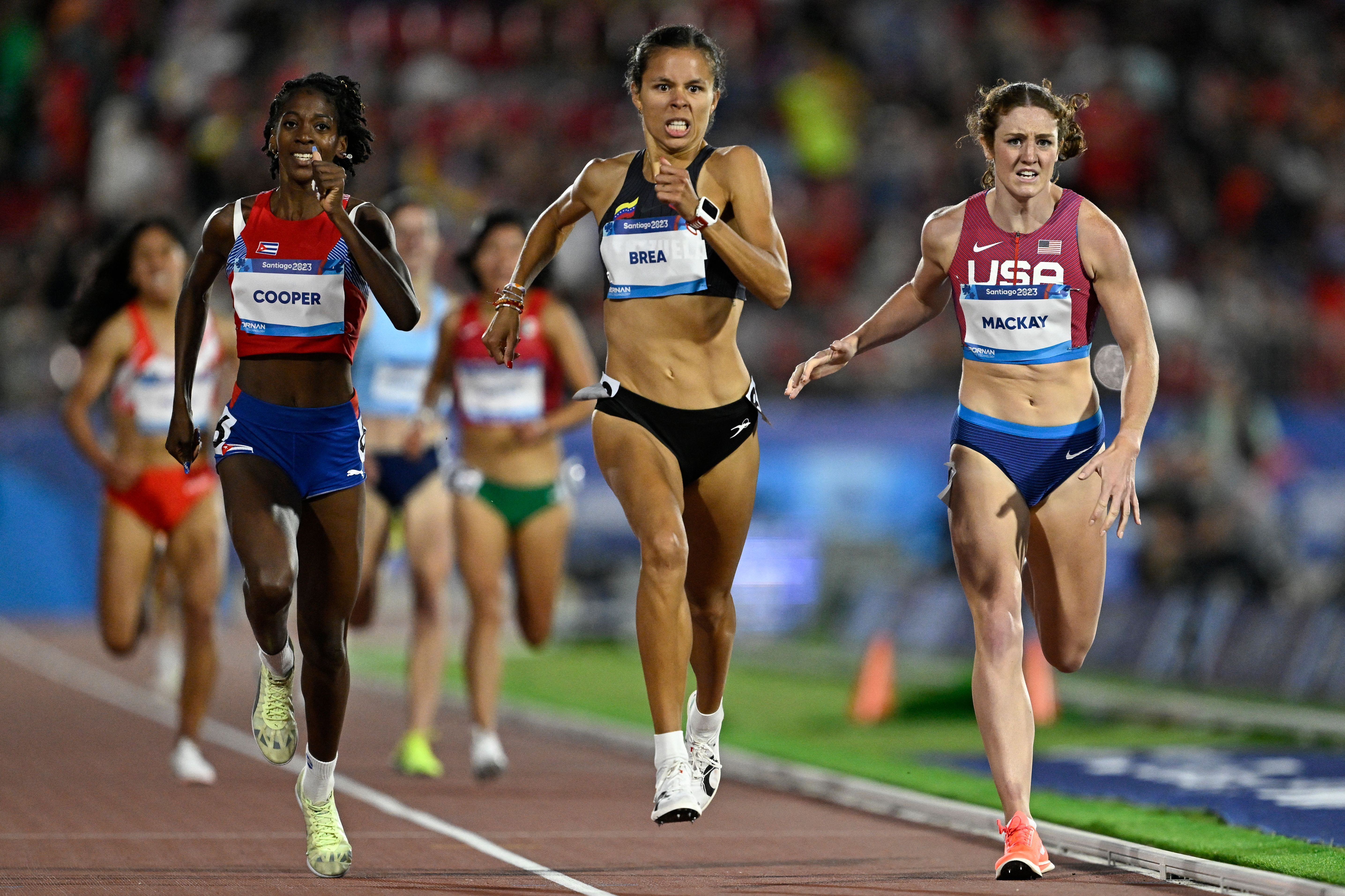 Joselyn Brea holds off Daily Marlins Cooper and Emily Mackay to win the 1500m at the Pan American Games