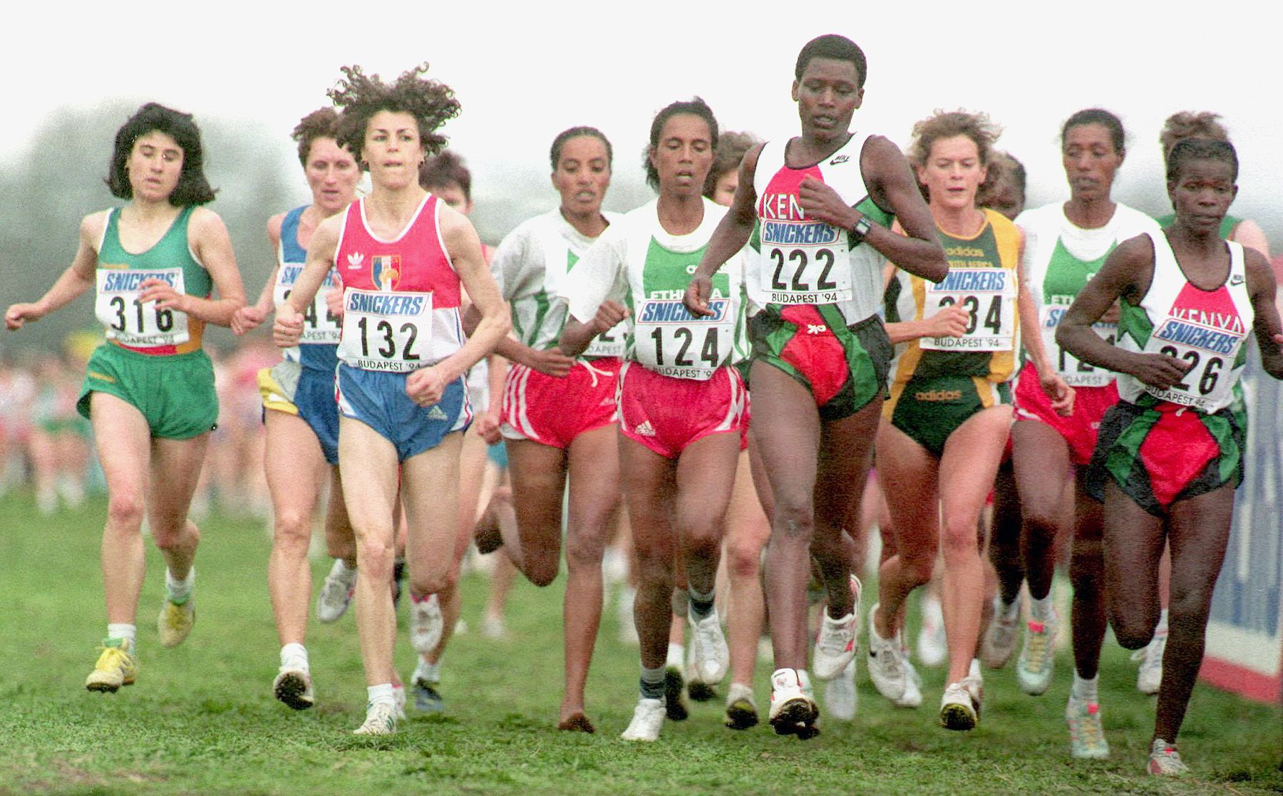 Eventual winner Hellen Chepngeno (222) at the 1994 World Cross Country Championships