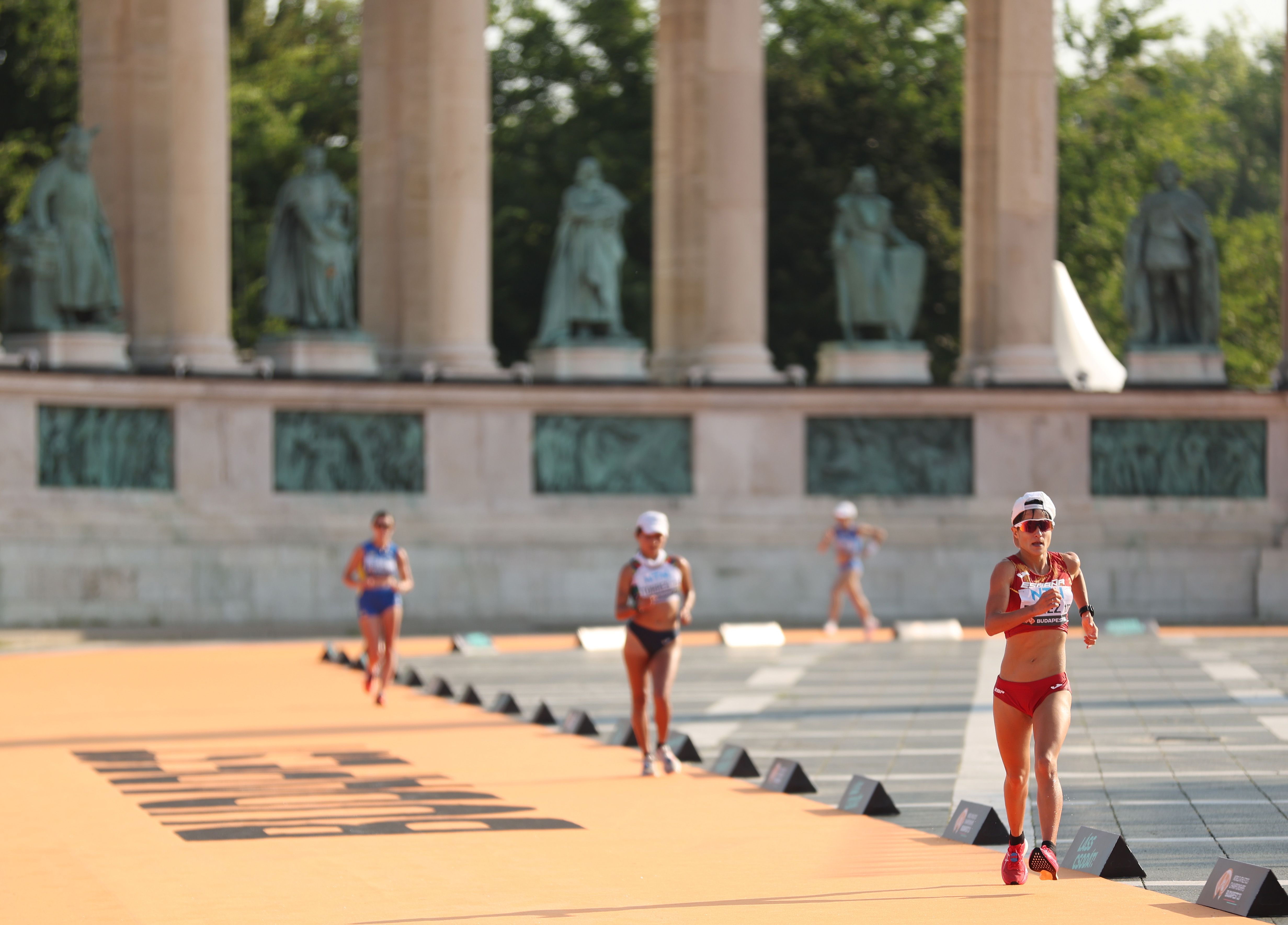 Maria Perez leads the 20km race walk at the World Athletics Championships Budapest 23