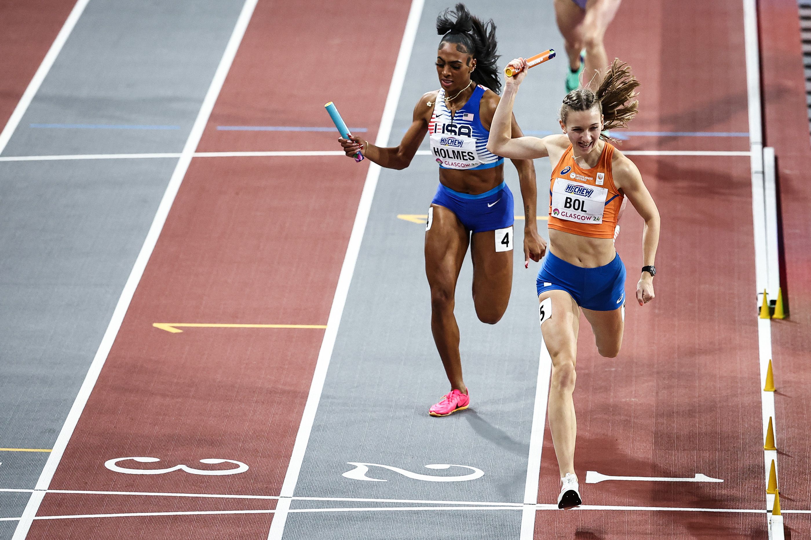 Alexis Holmes and Femke Bol in Glasgow