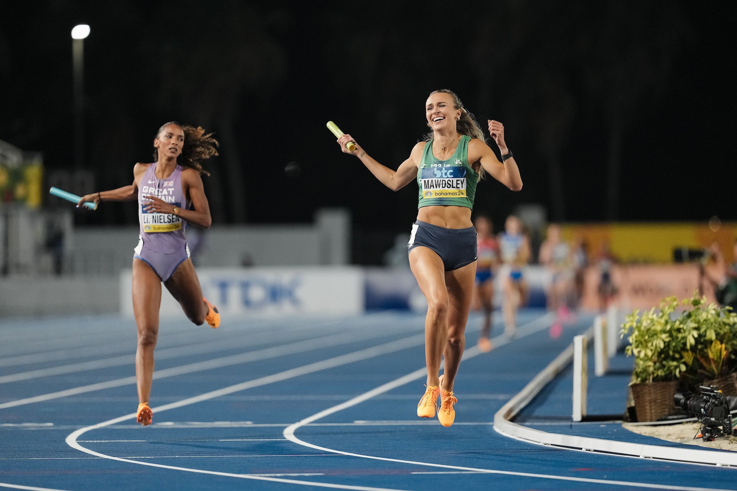 Ireland wins their heat in the women's 4x400m at the World Athletics Relays Bahamas 24