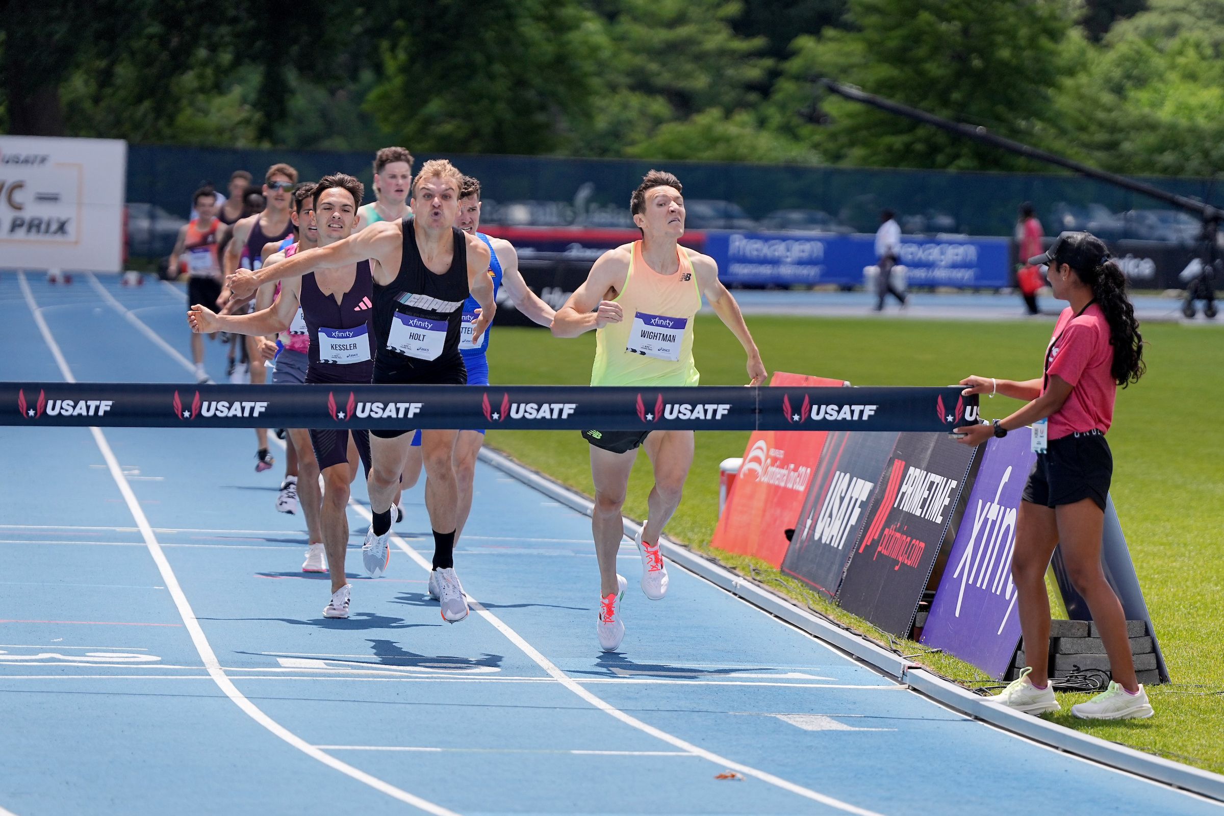 Jake Wightman and Eric Holt battle in the 1500m in New York