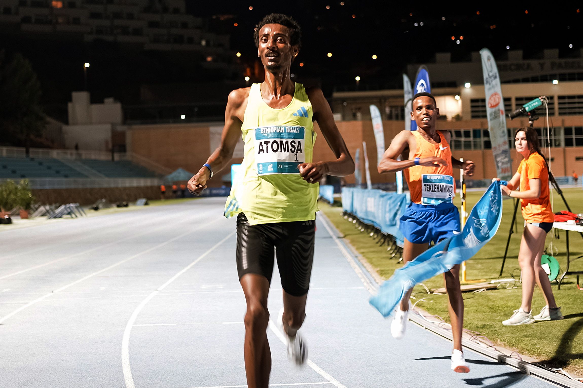 Yomif Kejelcha wins the 10,000m in Nerja