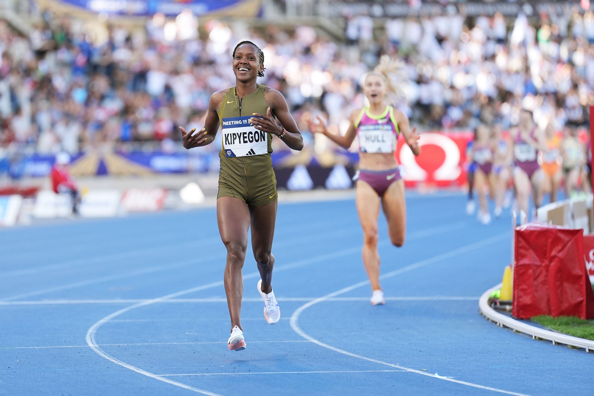 Faith Kipyegon wins the 1500m in Paris