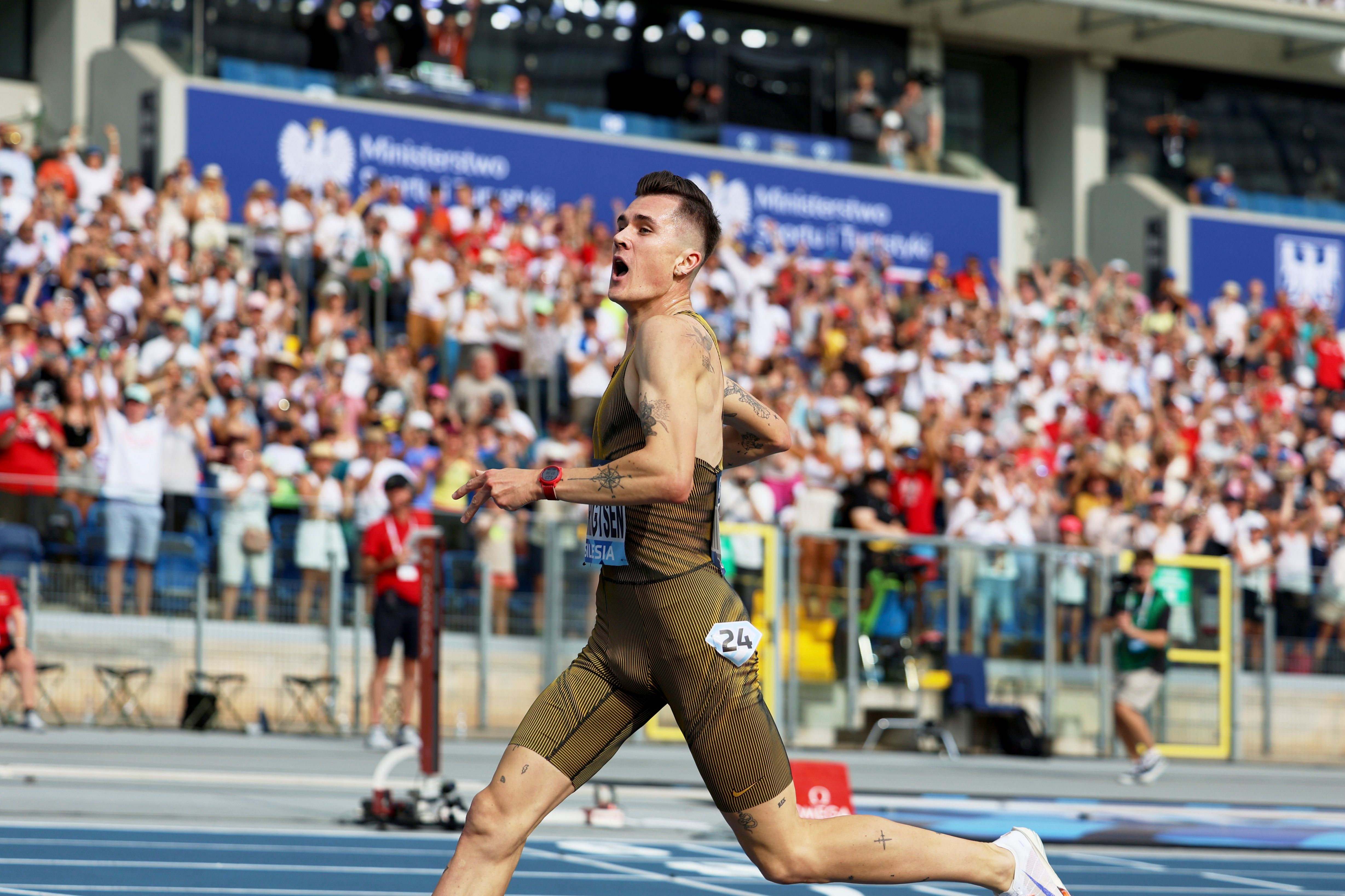 Jakob Ingebrigtsen breaks the world 3000m record in Silesia