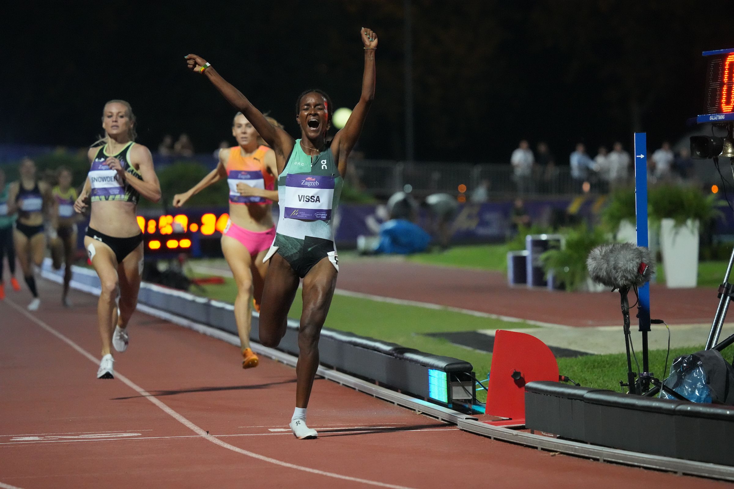 Sintayehu Vissa celebrates her 1500m win in Zagreb