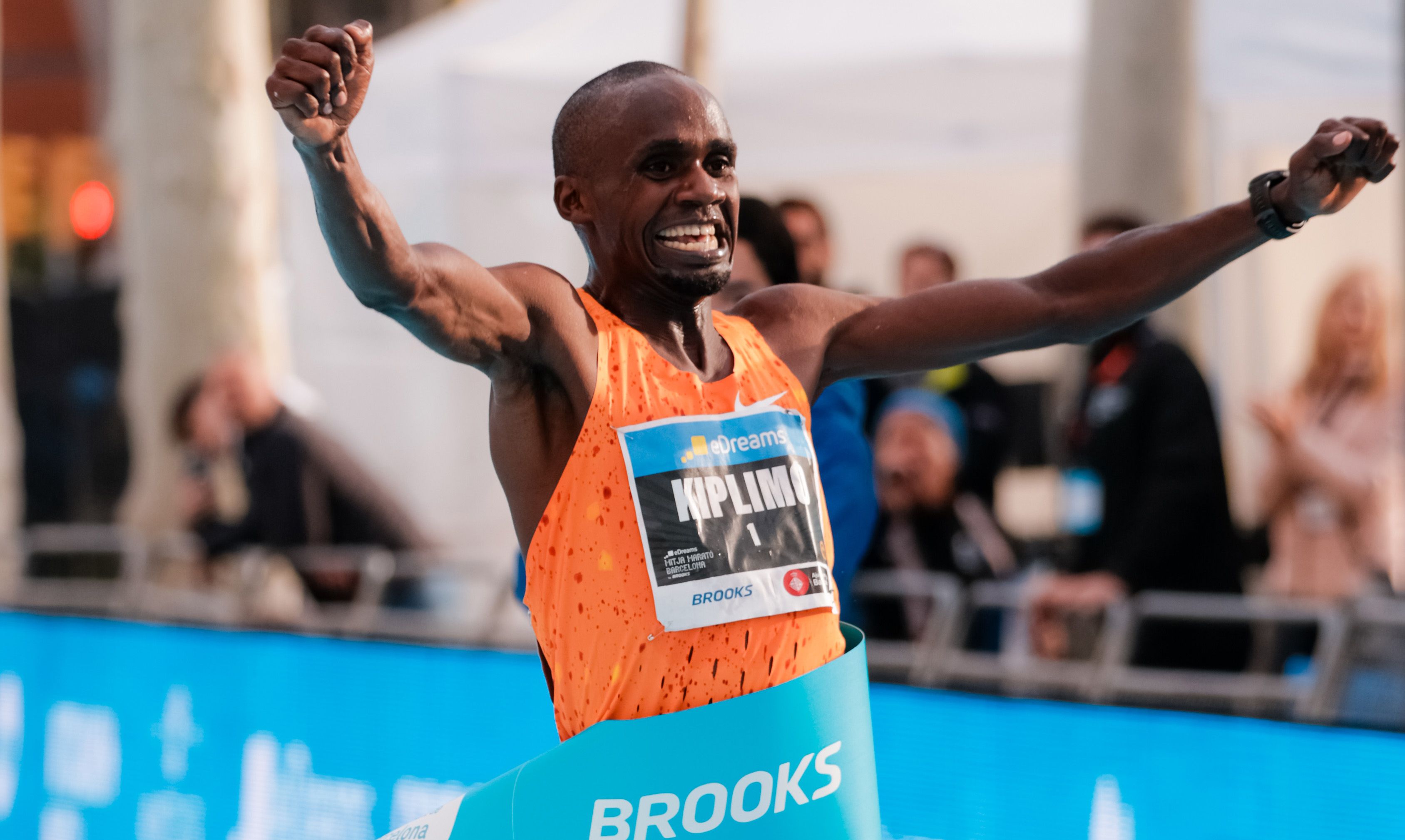 Jacob Kiplimo runs a world half marathon record in Barcelona