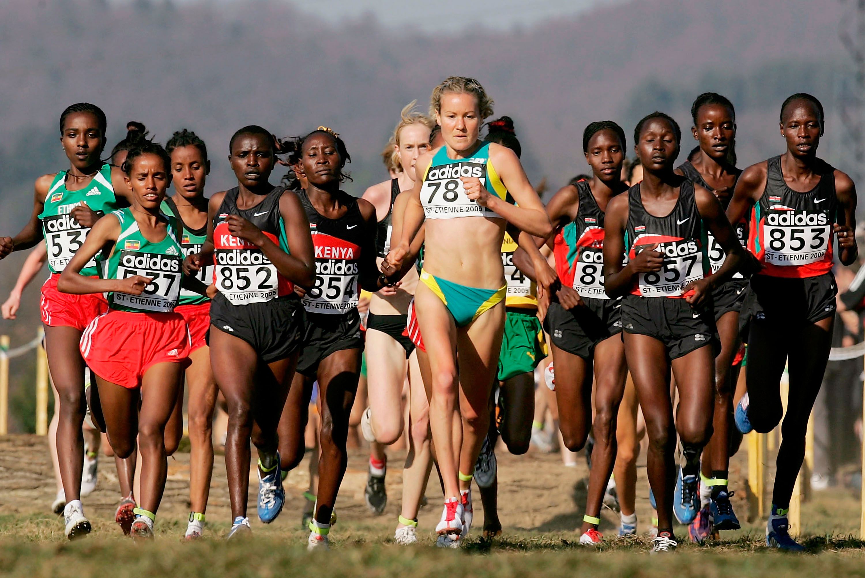 Tirunesh Dibaba (left) on her way to long course victory in Saint-Galmier