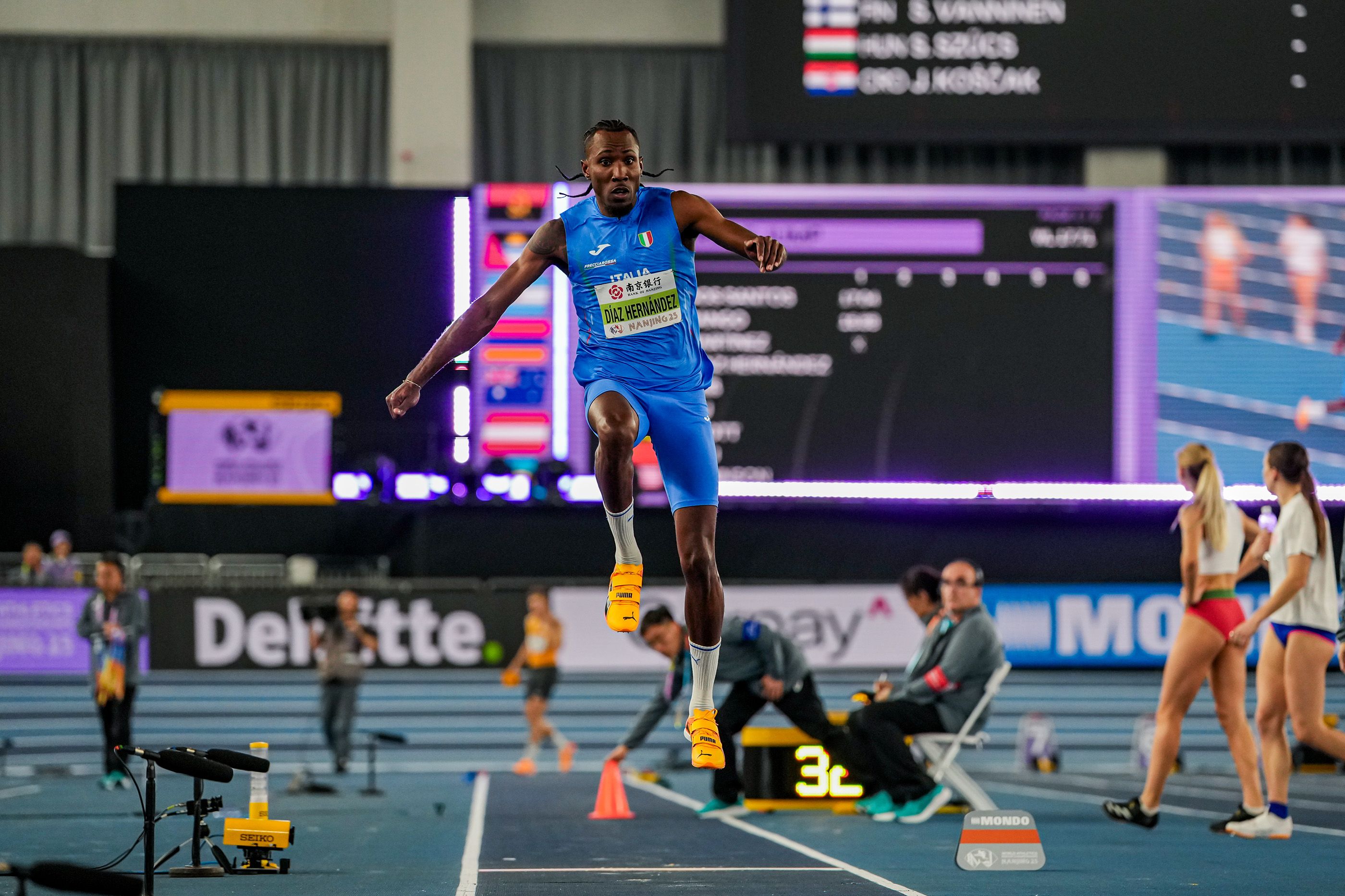 Andy diaz Hernandez at the World Athletics Indoor Championships Nanjing 25