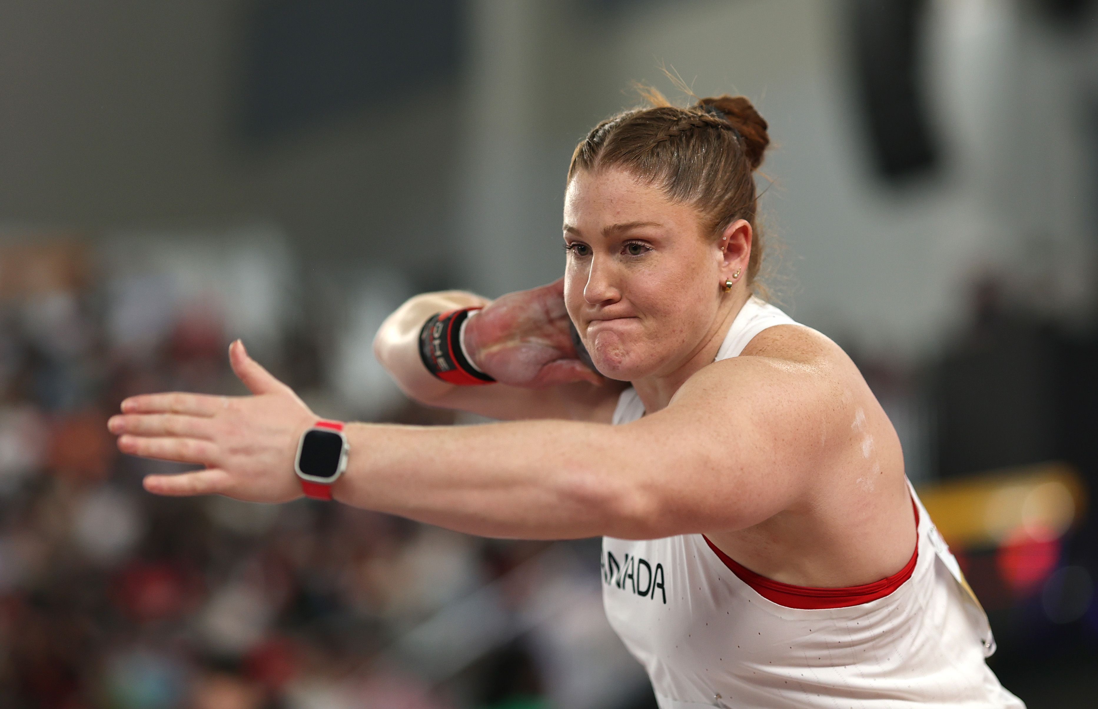 Sarah Mitton holds her shot put title at Nanjing 25 at the World Athletics Indoor Championships