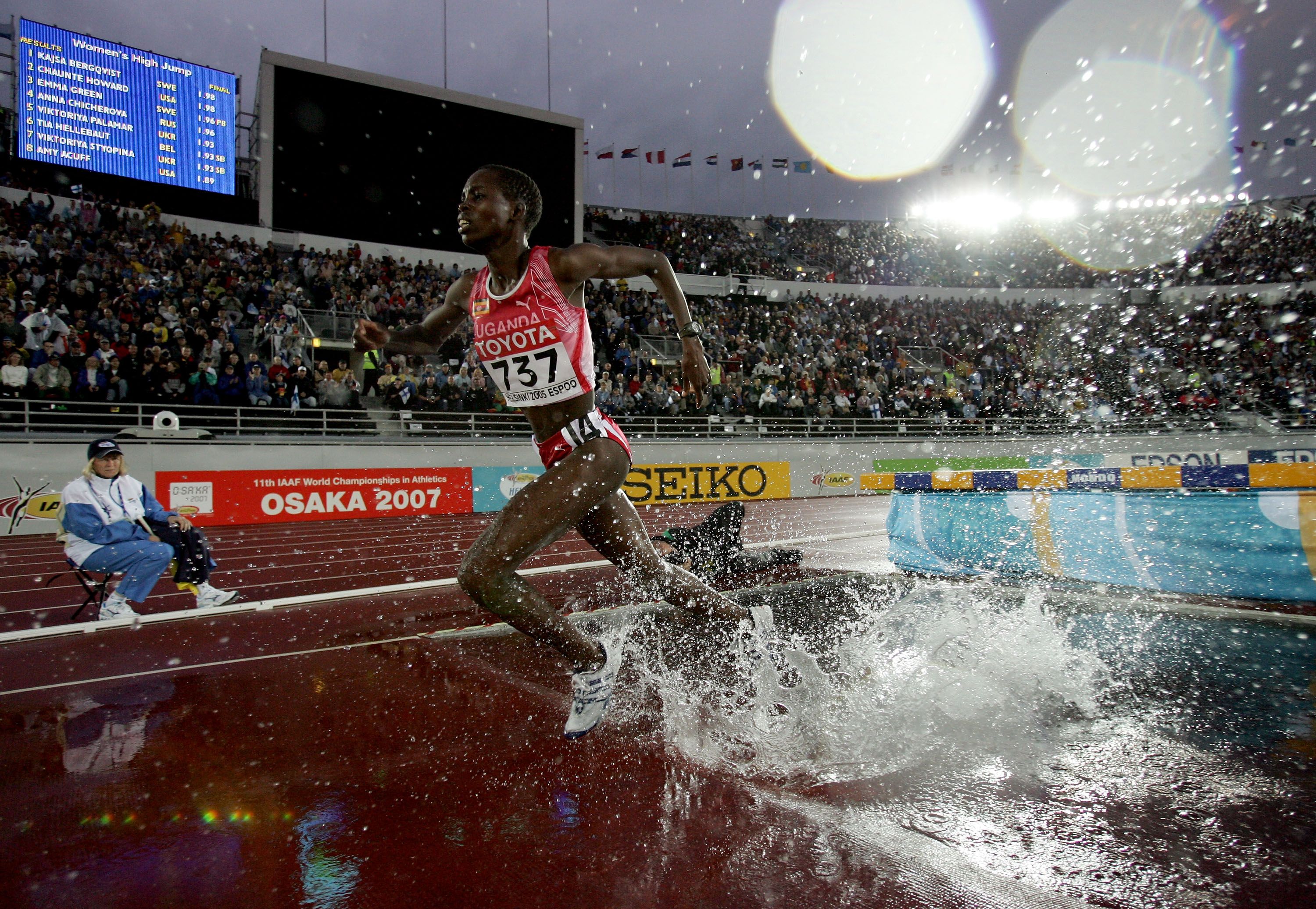 Dorcus Inzikuru on her way to world steeplechase gold in 2005