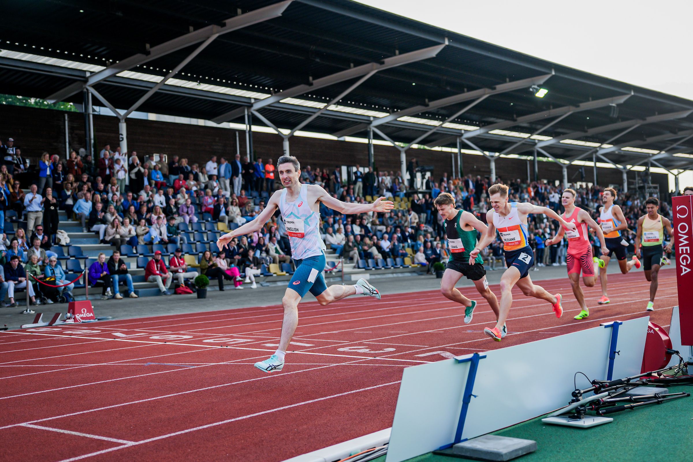 Mark English wins the 800m in Hengelo